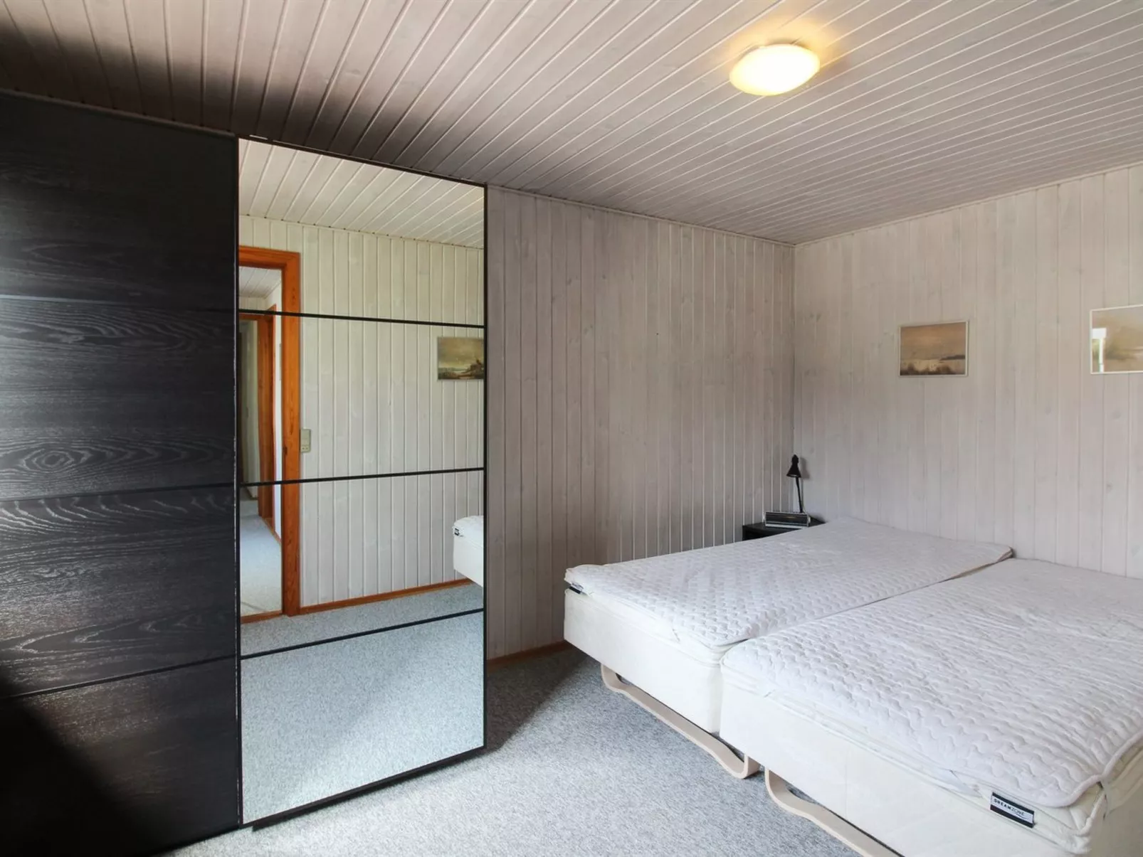 "Iver" - 600m to the fjord-Inside