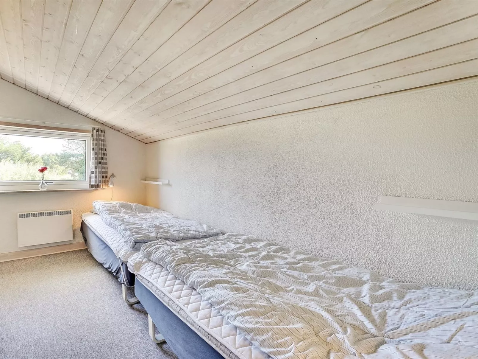 "Aurelia" - 500m to the fjord-Drinnen