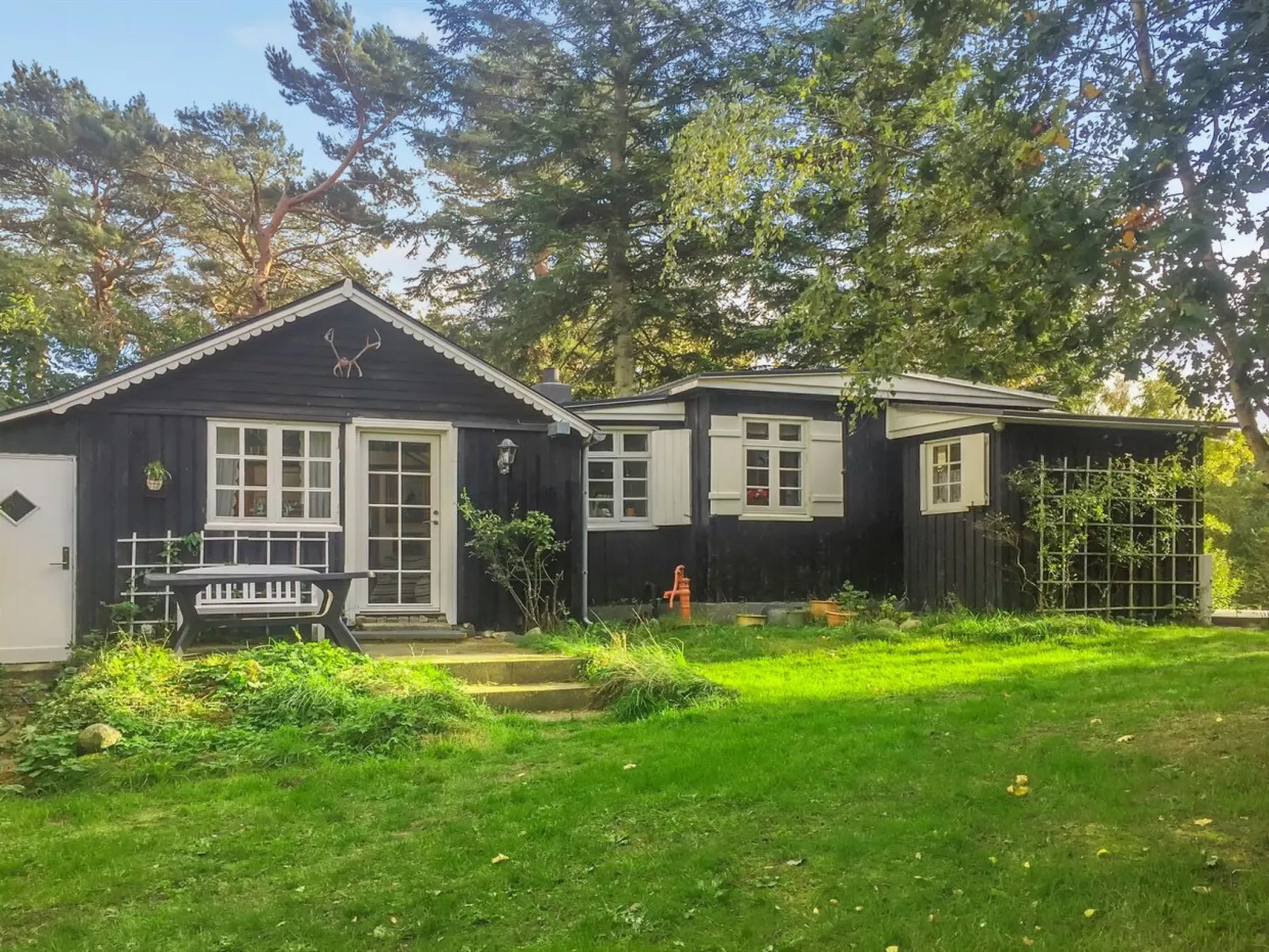 "Laurine" - 2.7km from the sea-Outside