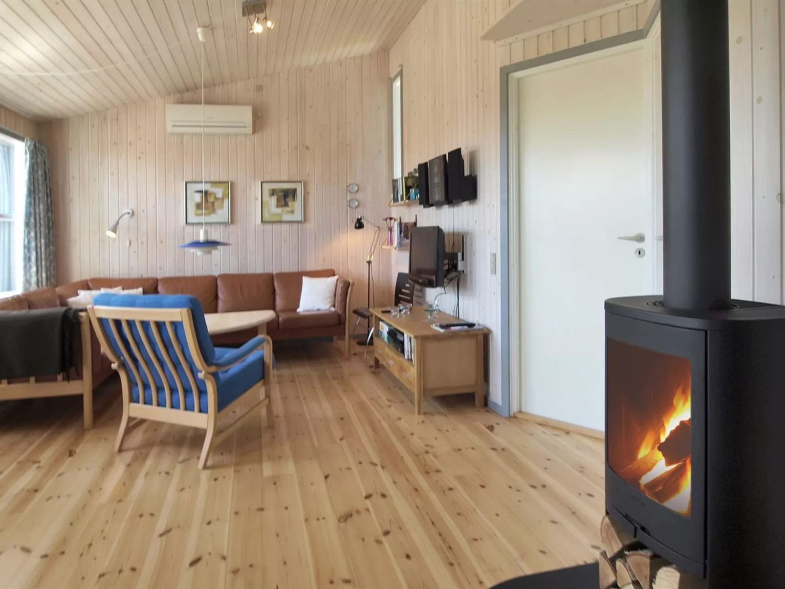 "Jolanda" - 800m from the sea-Inside