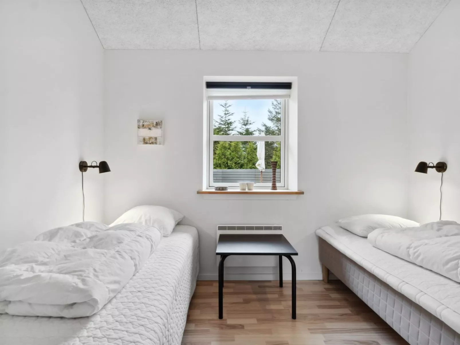 "Ljupco" - 500m to the fjord-Drinnen