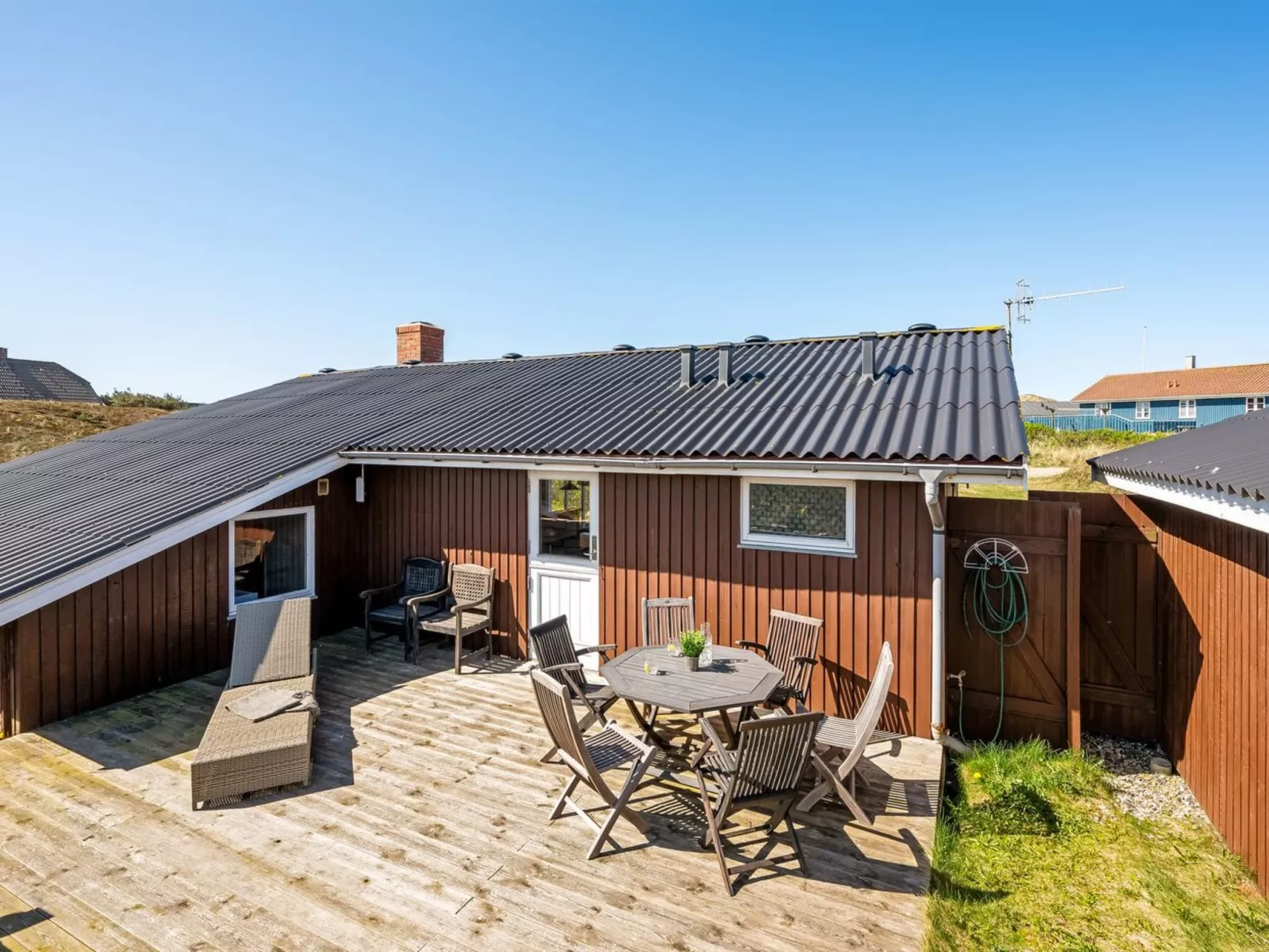 "Brigit" - 200m from the sea-Outside