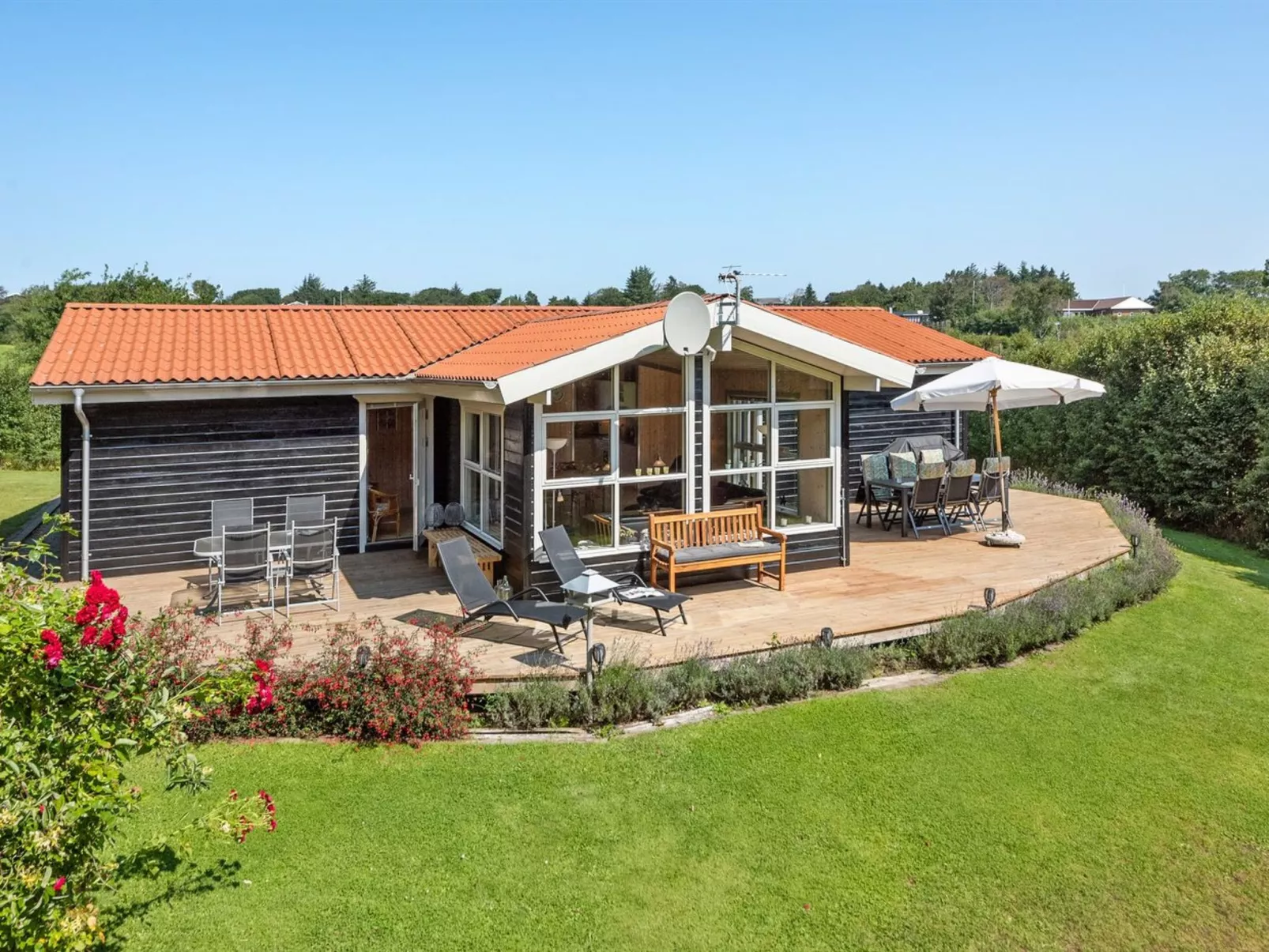 "Kai" - 500m to the fjord-Outside