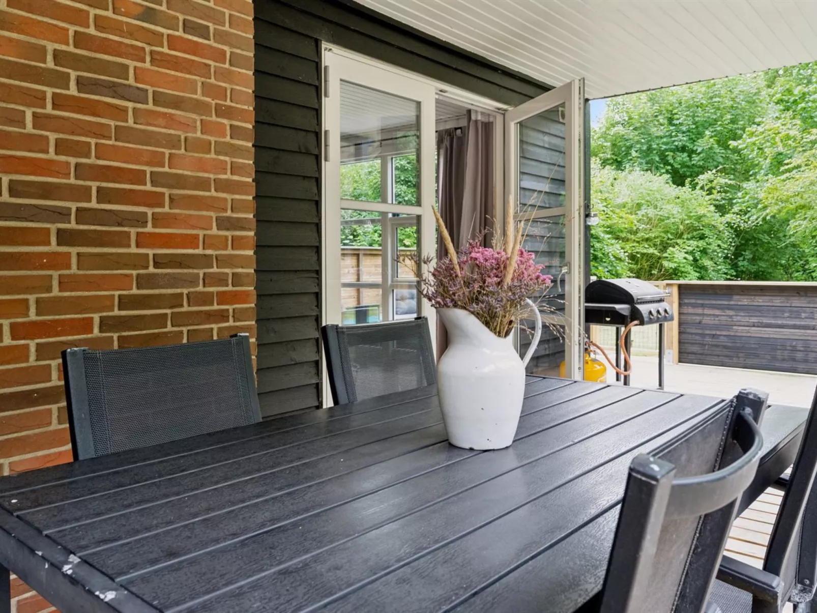 "Helghi" - 30km from the sea-Outside