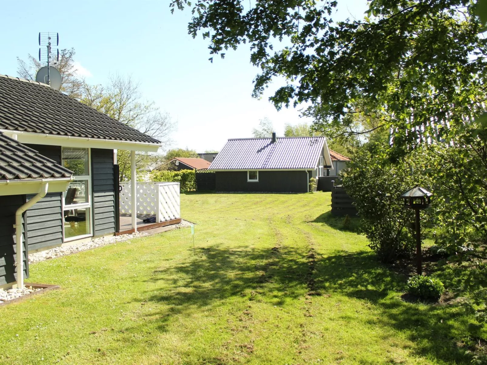 "Yara" - 1km to the fjord-Outside