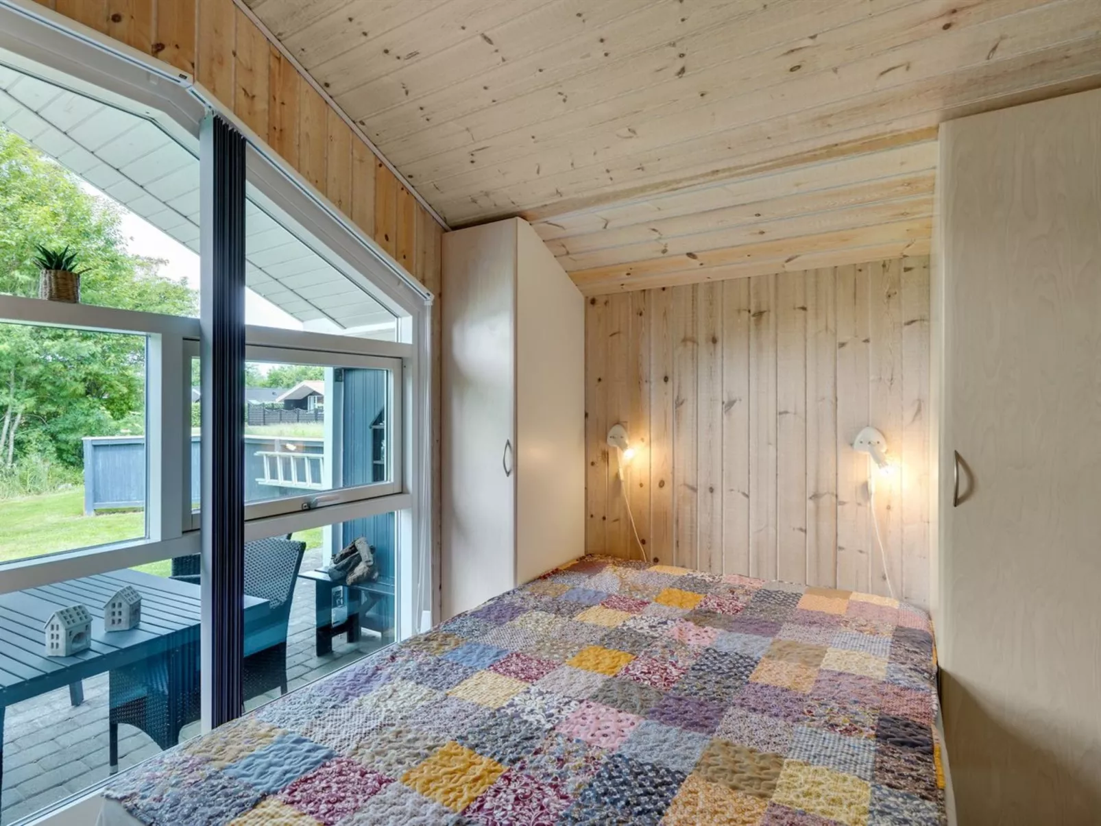 "Jarik" - 1.2km to the fjord-Inside