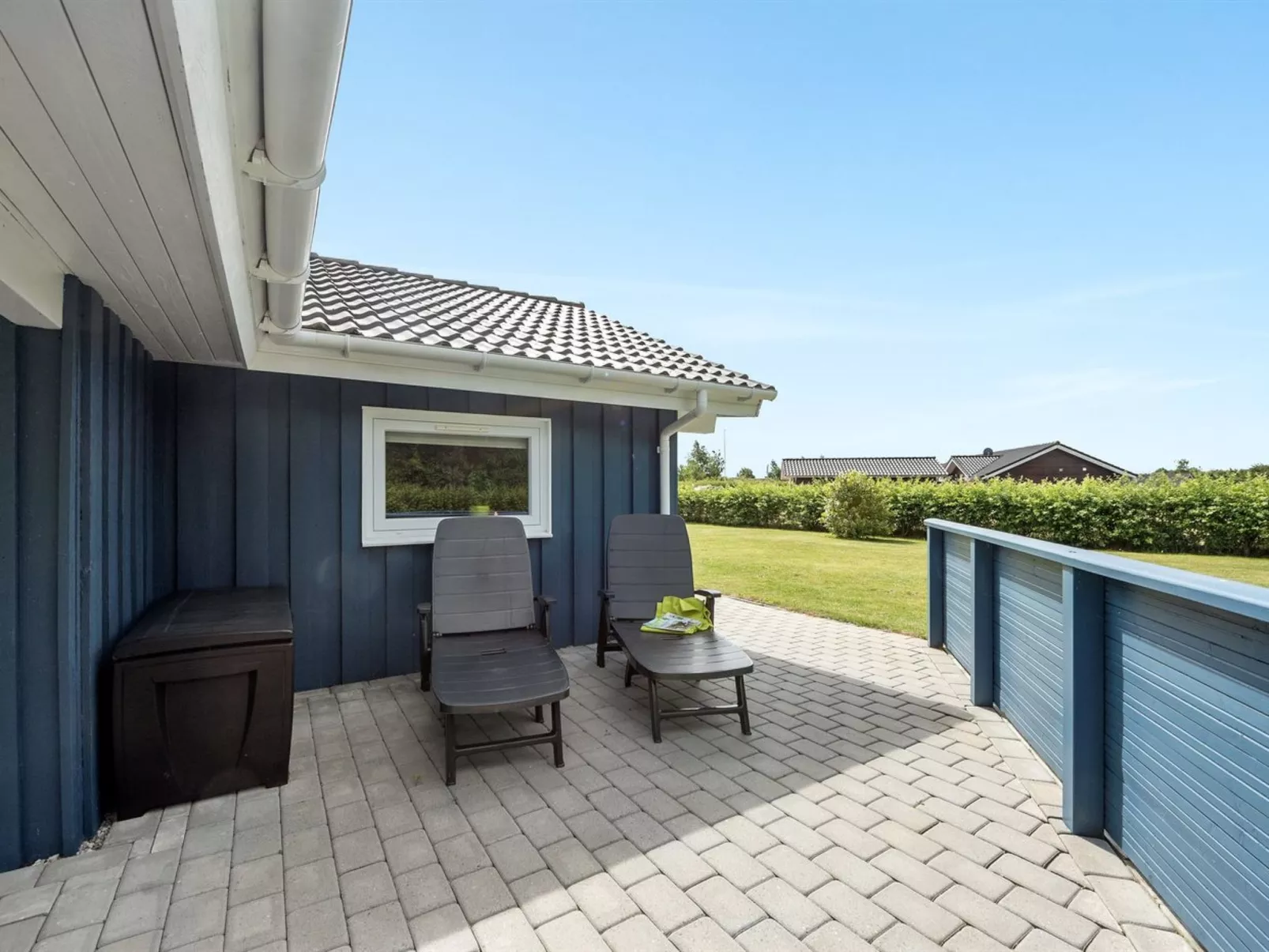 "Tobbi" - 1.1km to the fjord-Outside