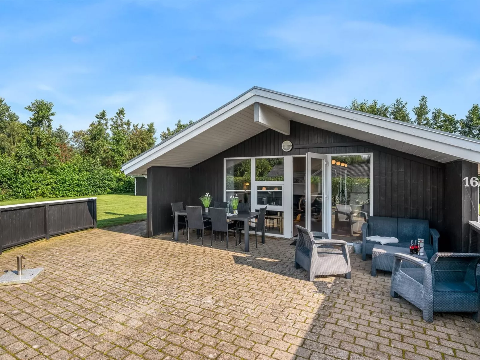 "Robertha" - 800m to the fjord-Dehors