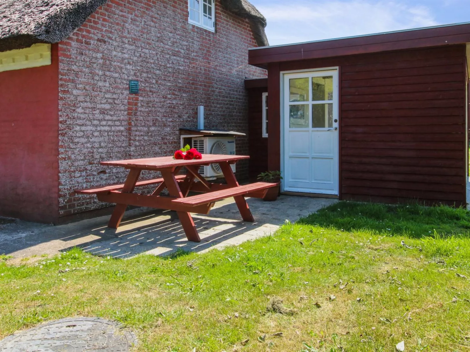 "Saarah" - 25km from the sea-Outside