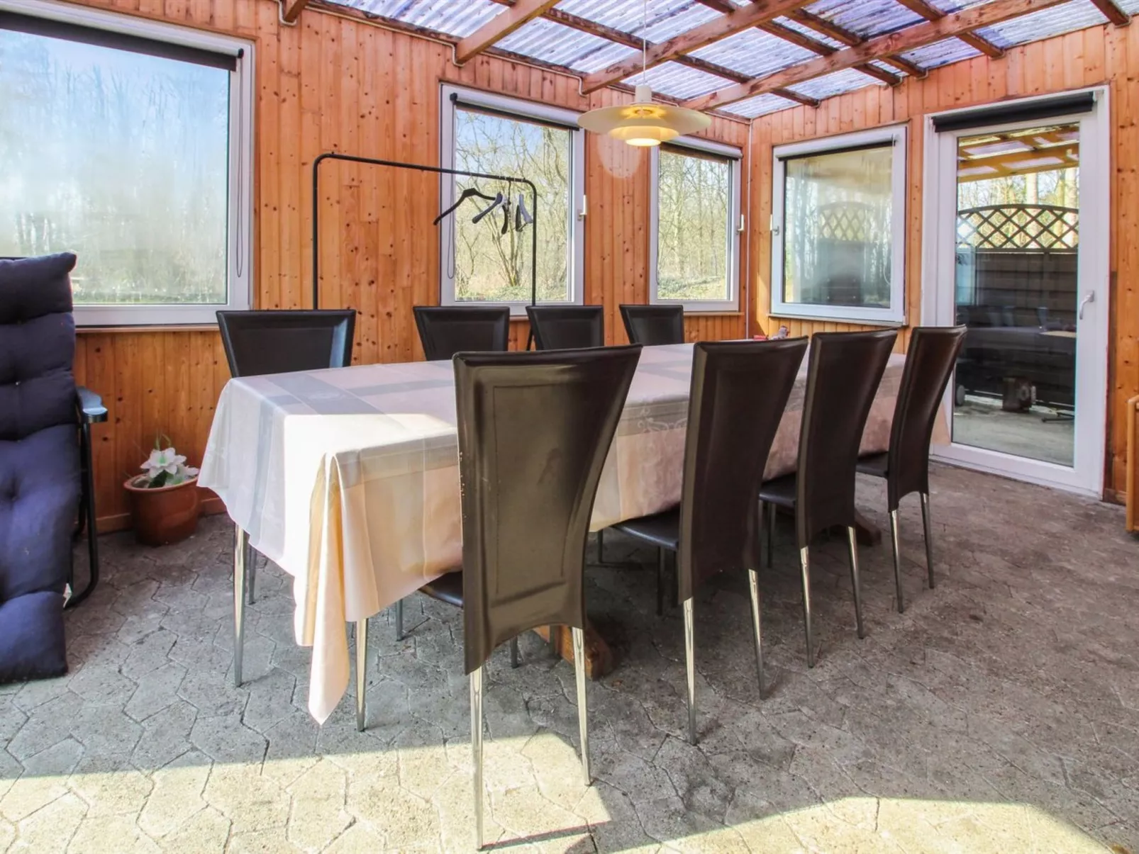 "Edy" - 25km from the sea-Drinnen