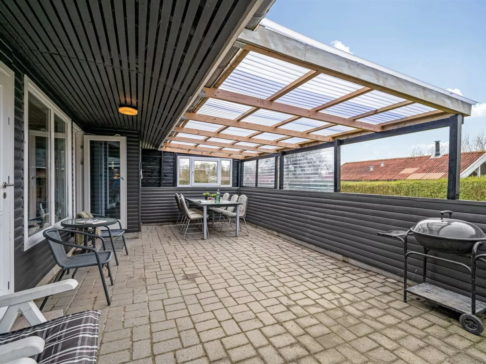 "Hoghni" - 850m to the fjord-Outside