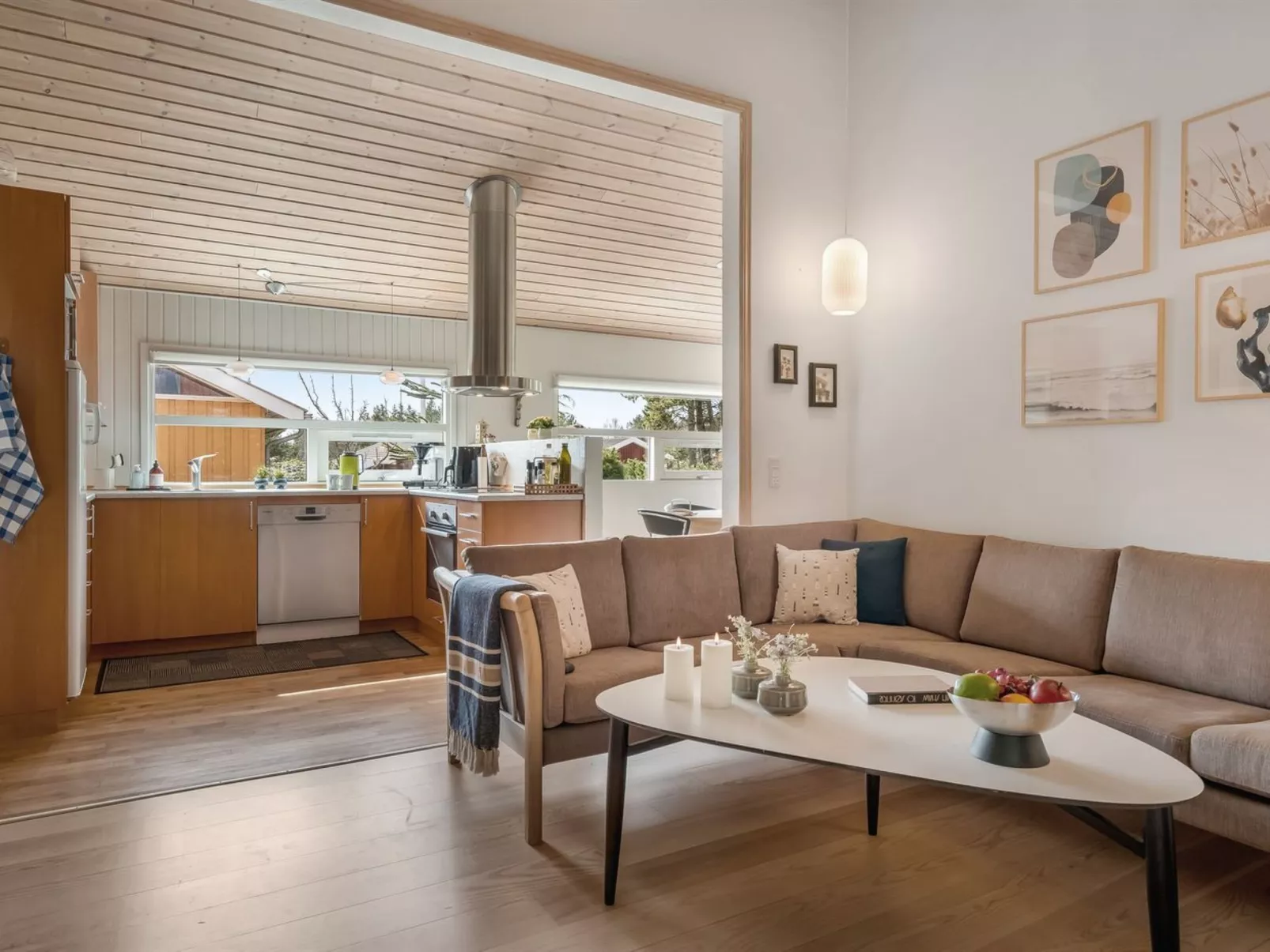 "Vetle" - 2.8km from the sea-Inside