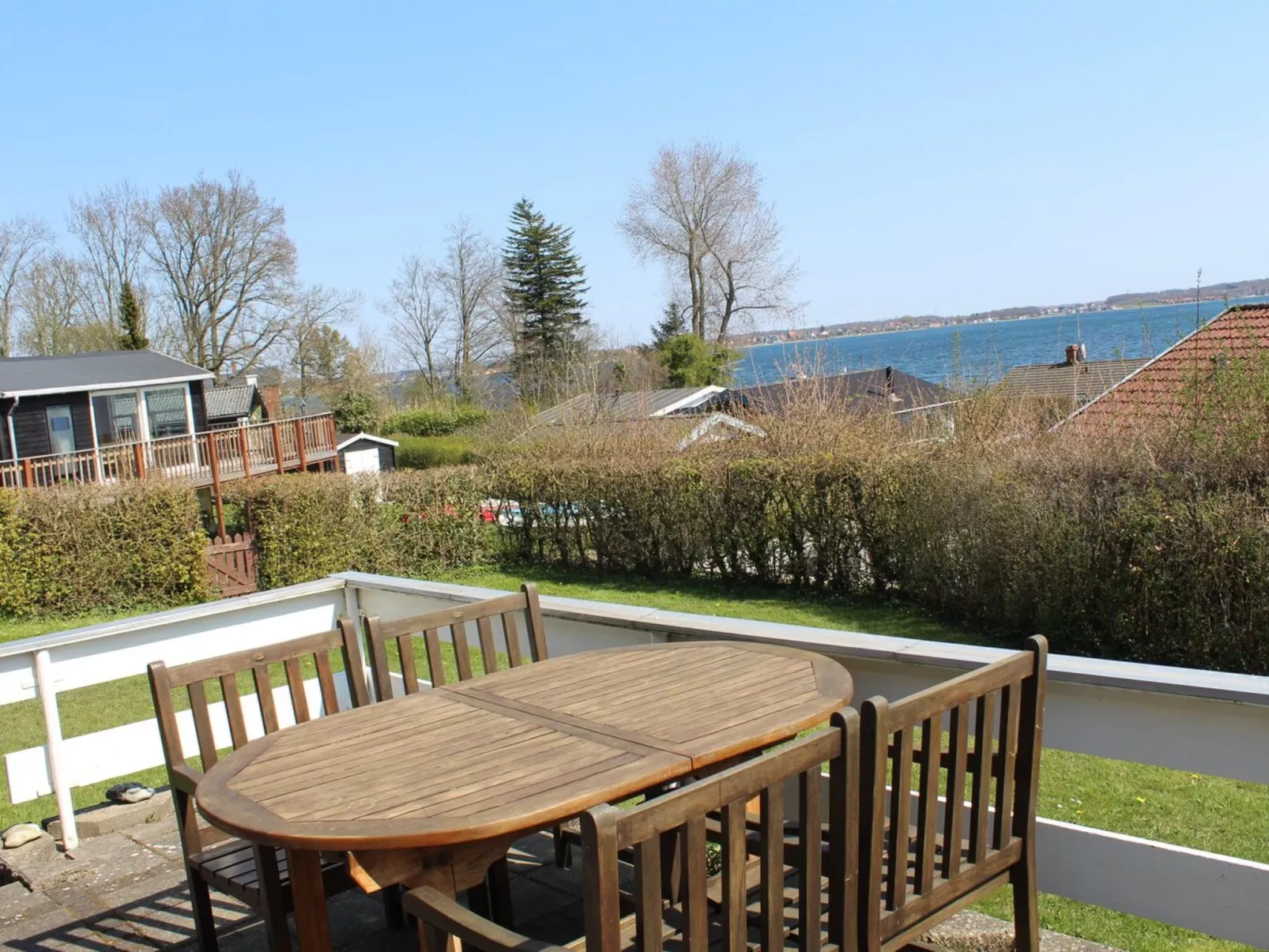 "Tekla" - 70m to the fjord-Outside