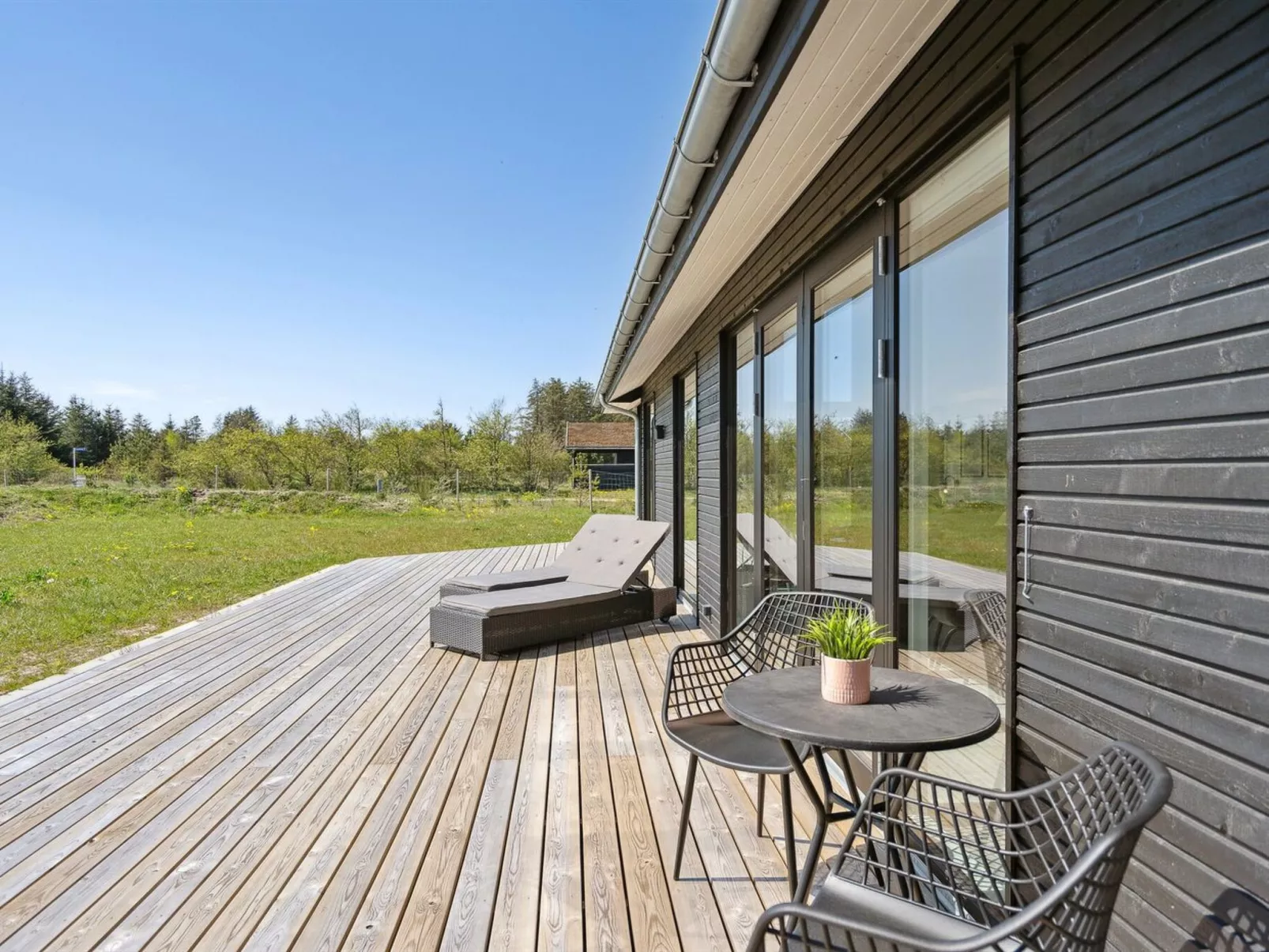 "Fredrika" - 1.5km from the sea-Outside