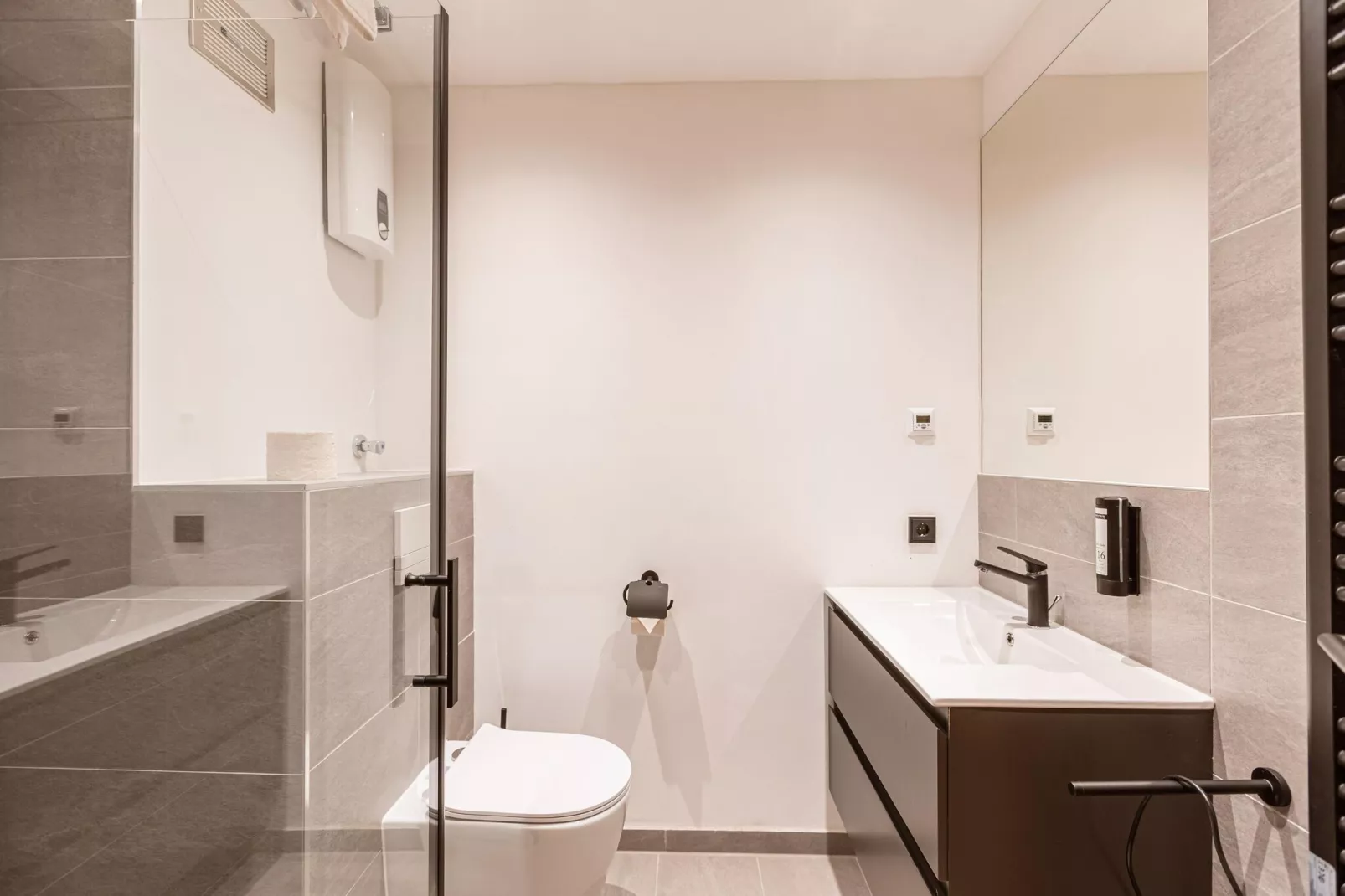 Saalbach Suite 4-Bathroom