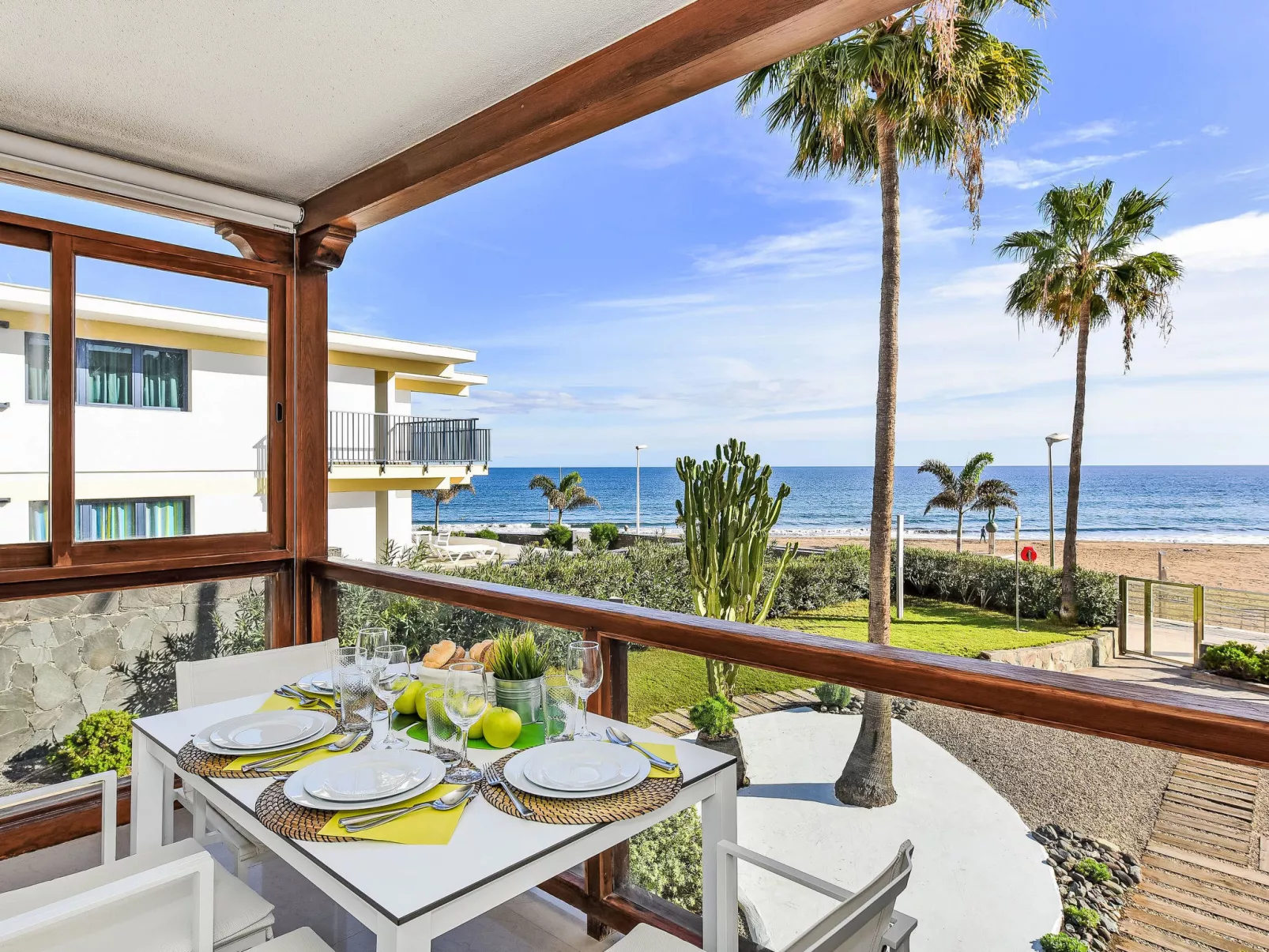 Papagayo San Agustin-Outside