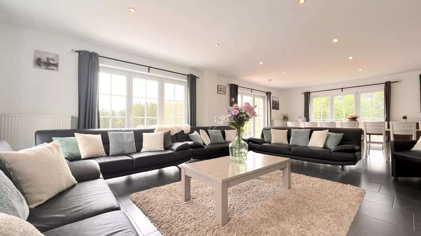 Sur les Thiers-Living room