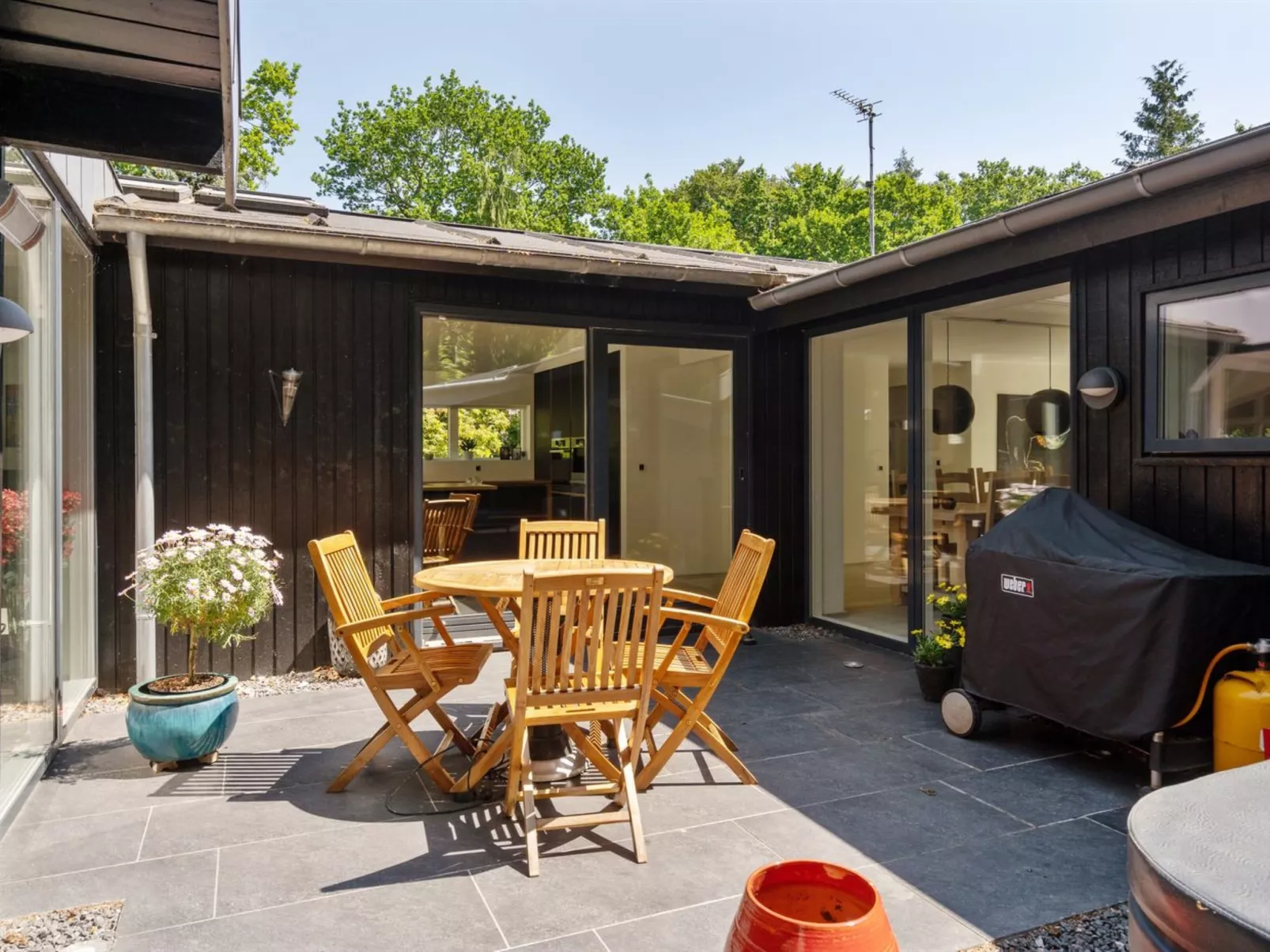 "Kennet" - 30m from the sea-Outside