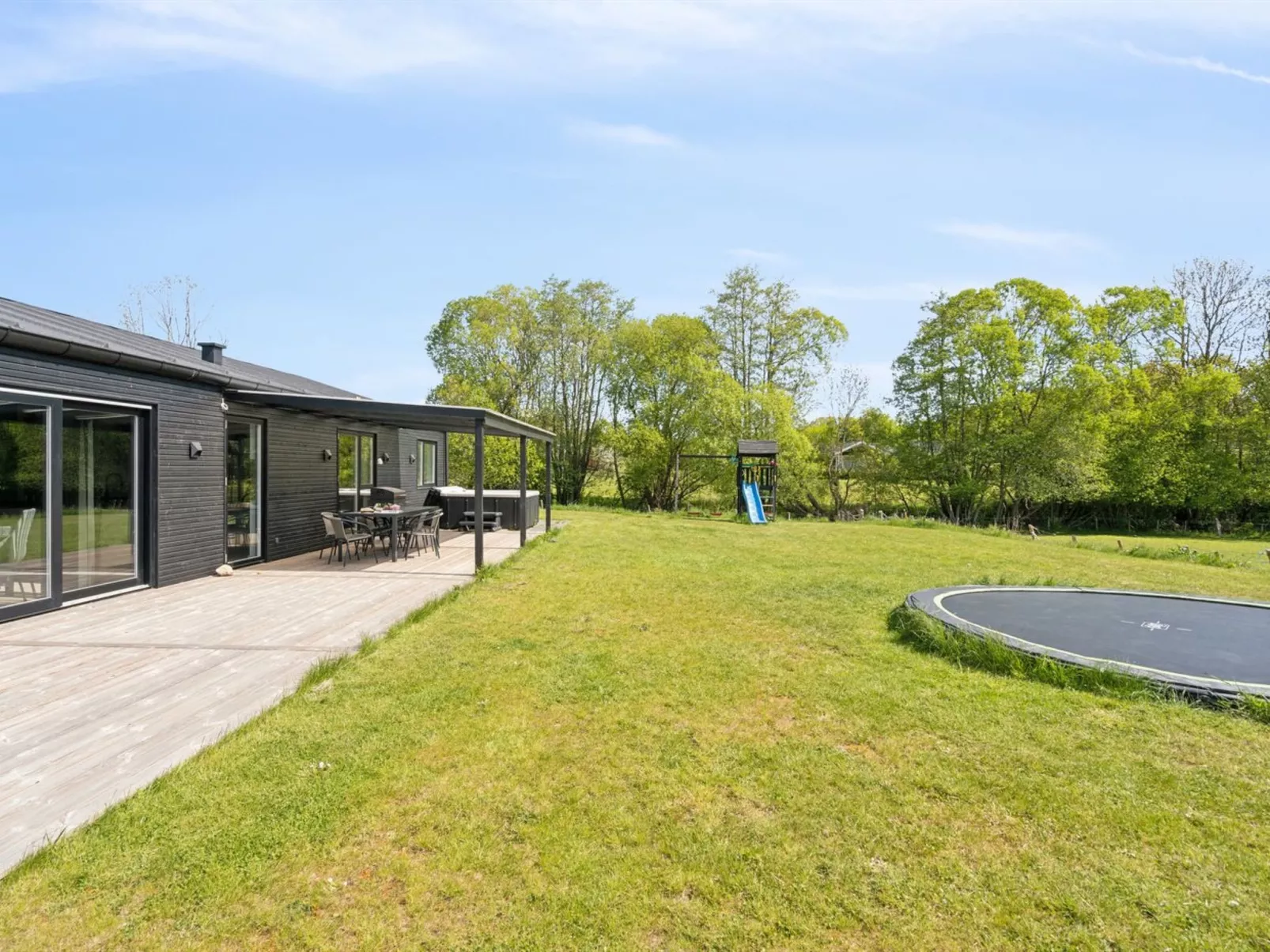 "Jul" - 300m from the sea-Outside