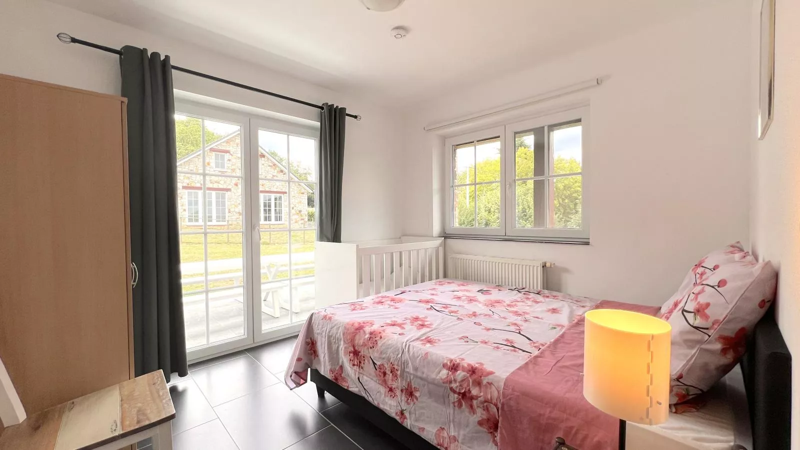 Sur les Thiers-Bedroom