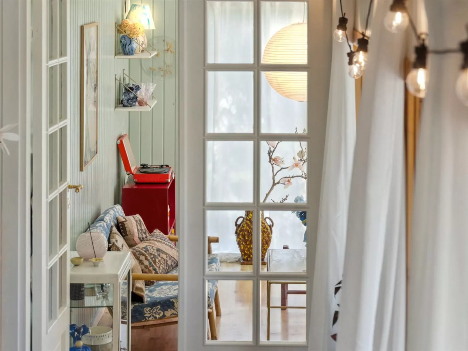 "Fintan" - 1km from the sea-Inside