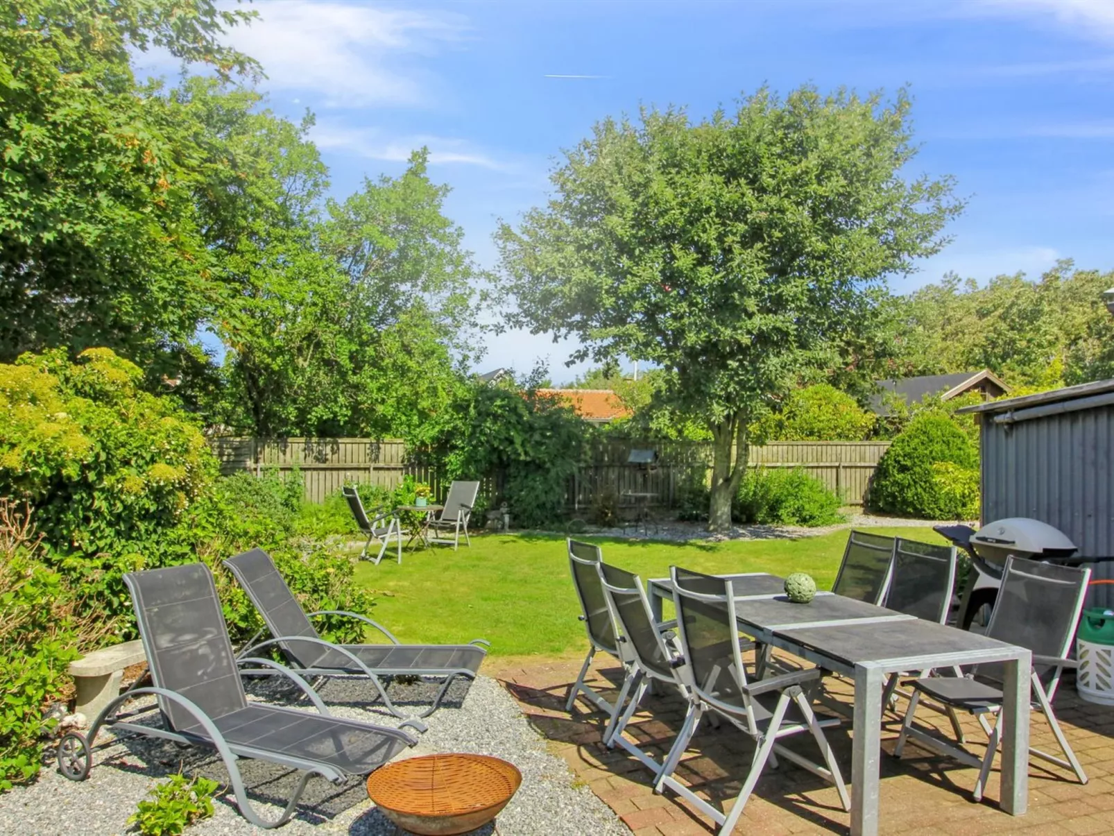 "Erle" - 1.5km from the sea-Outside