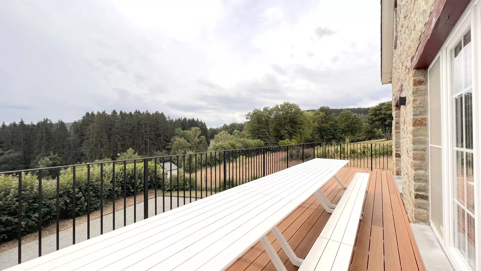 Sur les Thiers-Terrace balcony