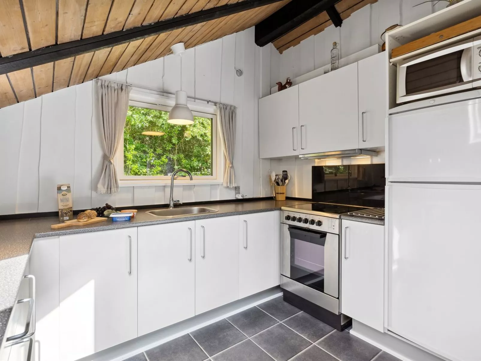 "Anselma" - 30km from the sea-Drinnen