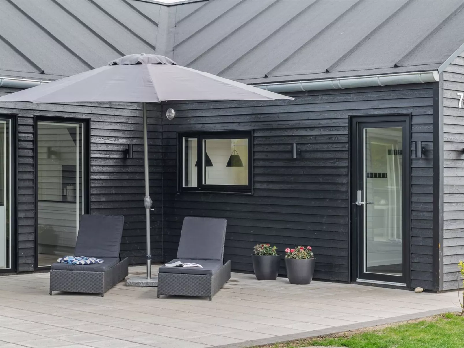 "Jonne" - 200m to the fjord-Draußen