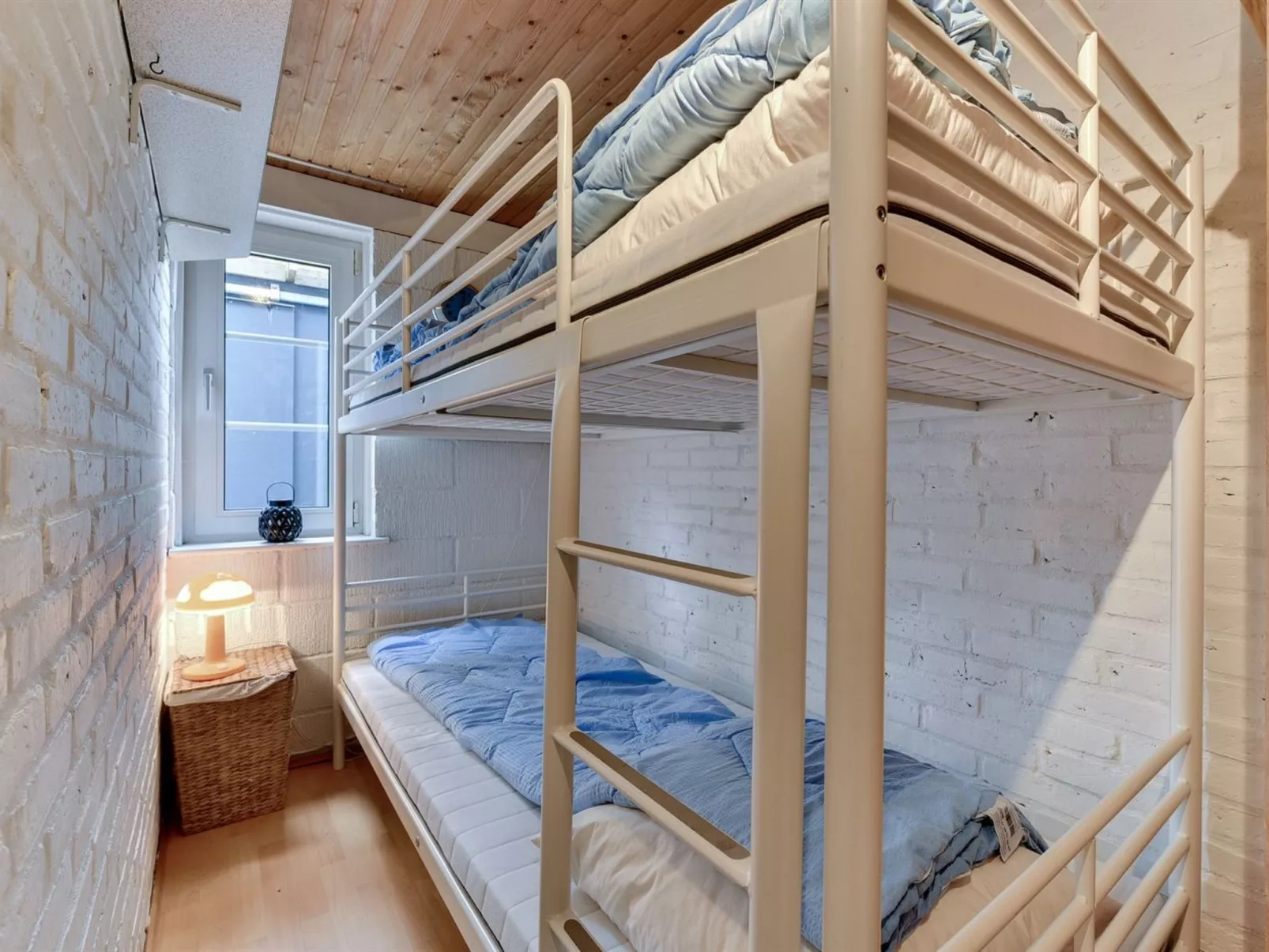 "Annelisa" - 200m to the fjord-Inside