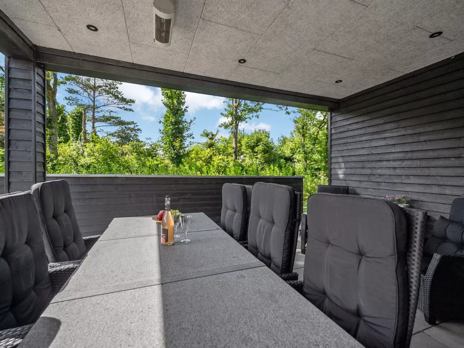 "Henrikke" - 500m to the fjord-Dehors