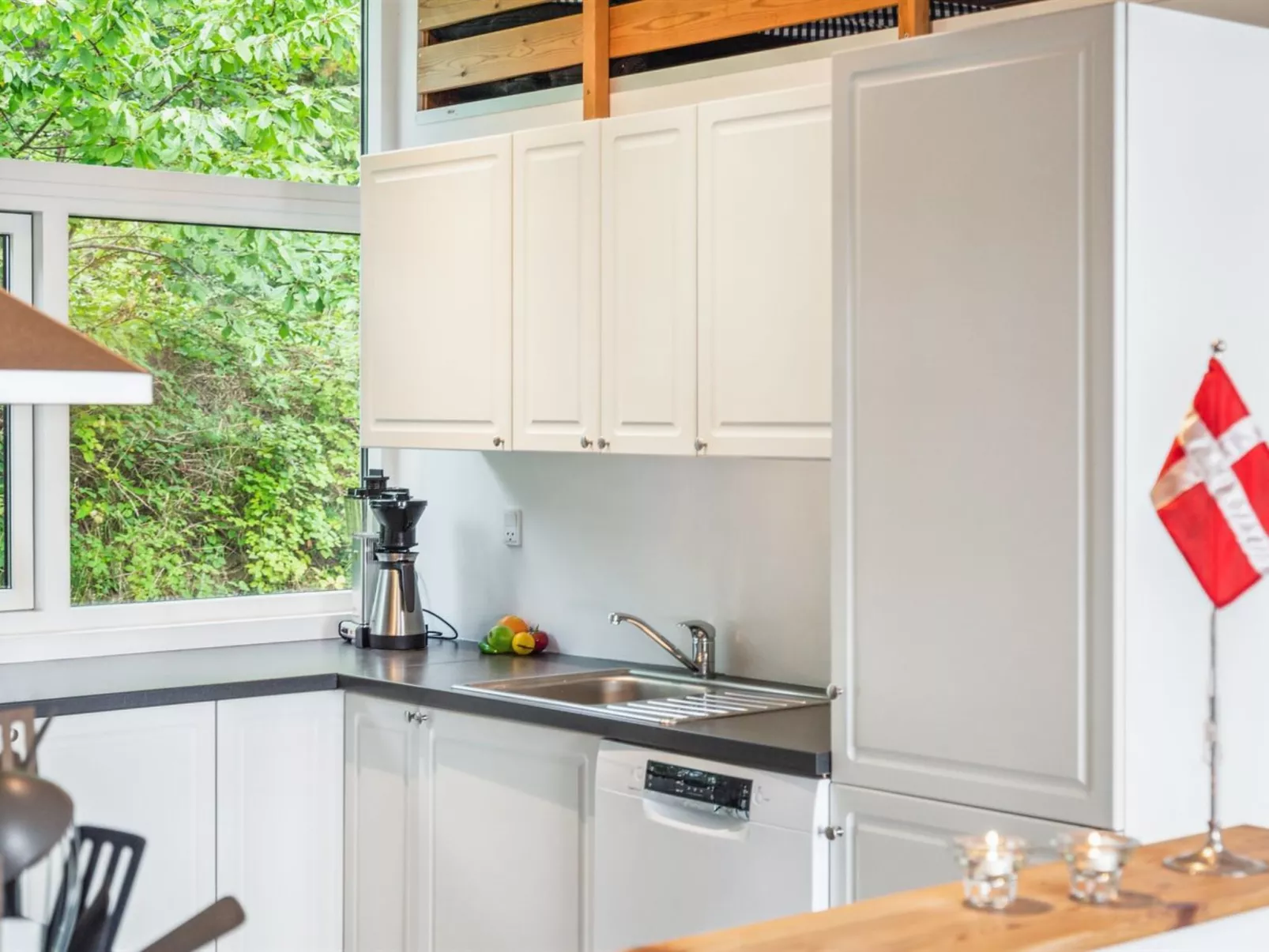 "Thjodulf" - 300m from the sea-Inside