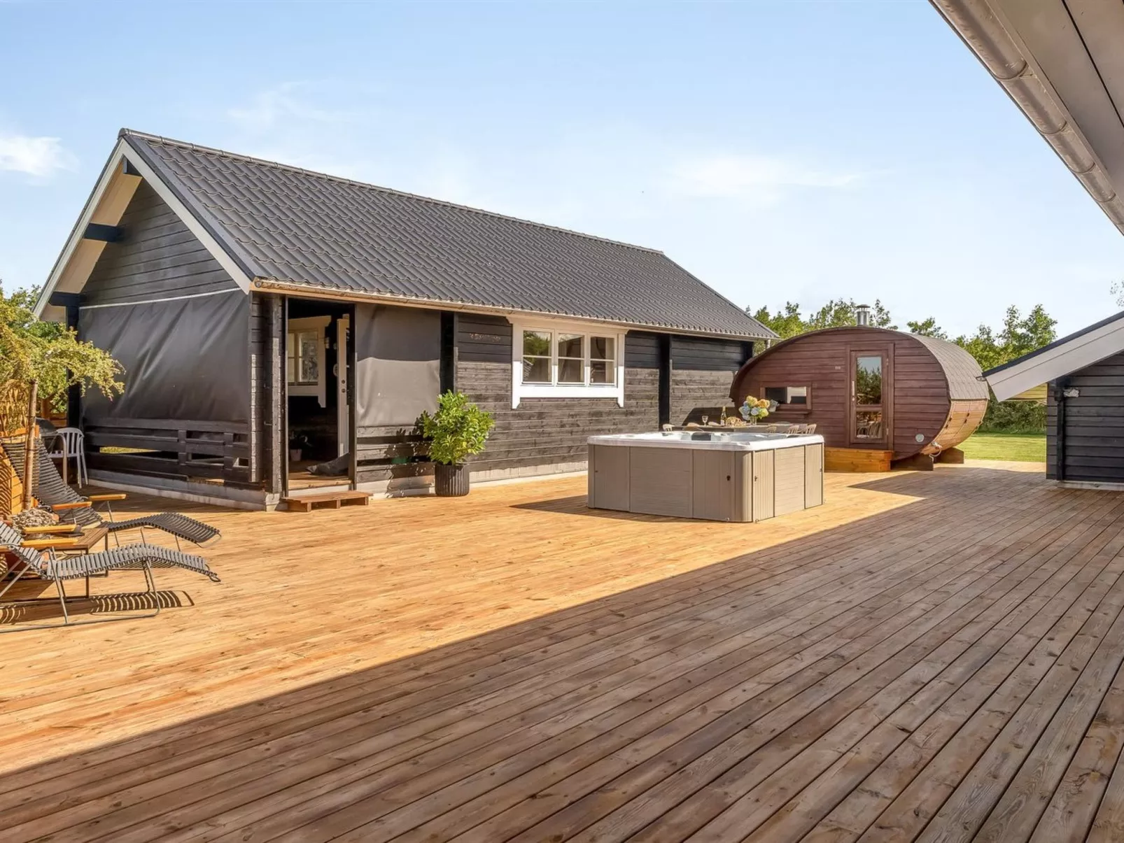 "Gizella" - 500m to the fjord