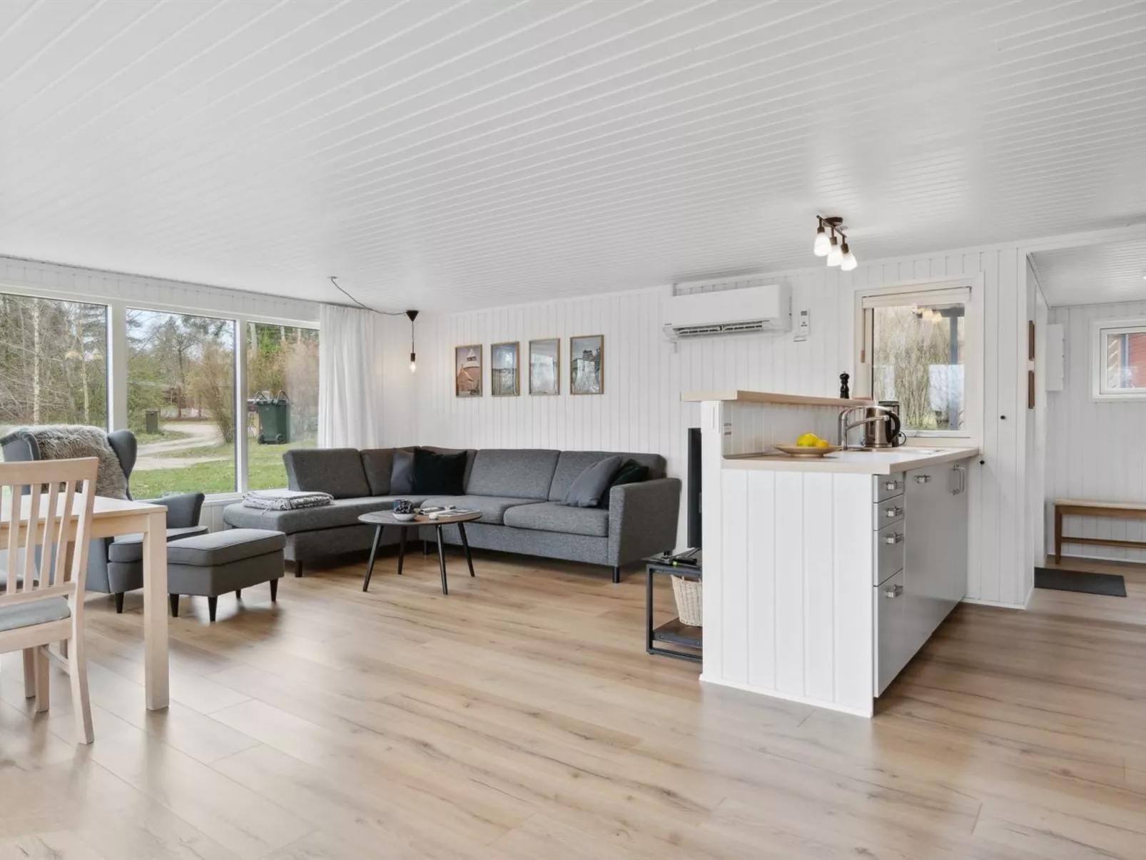 "Dome" - 7km from the sea-Drinnen