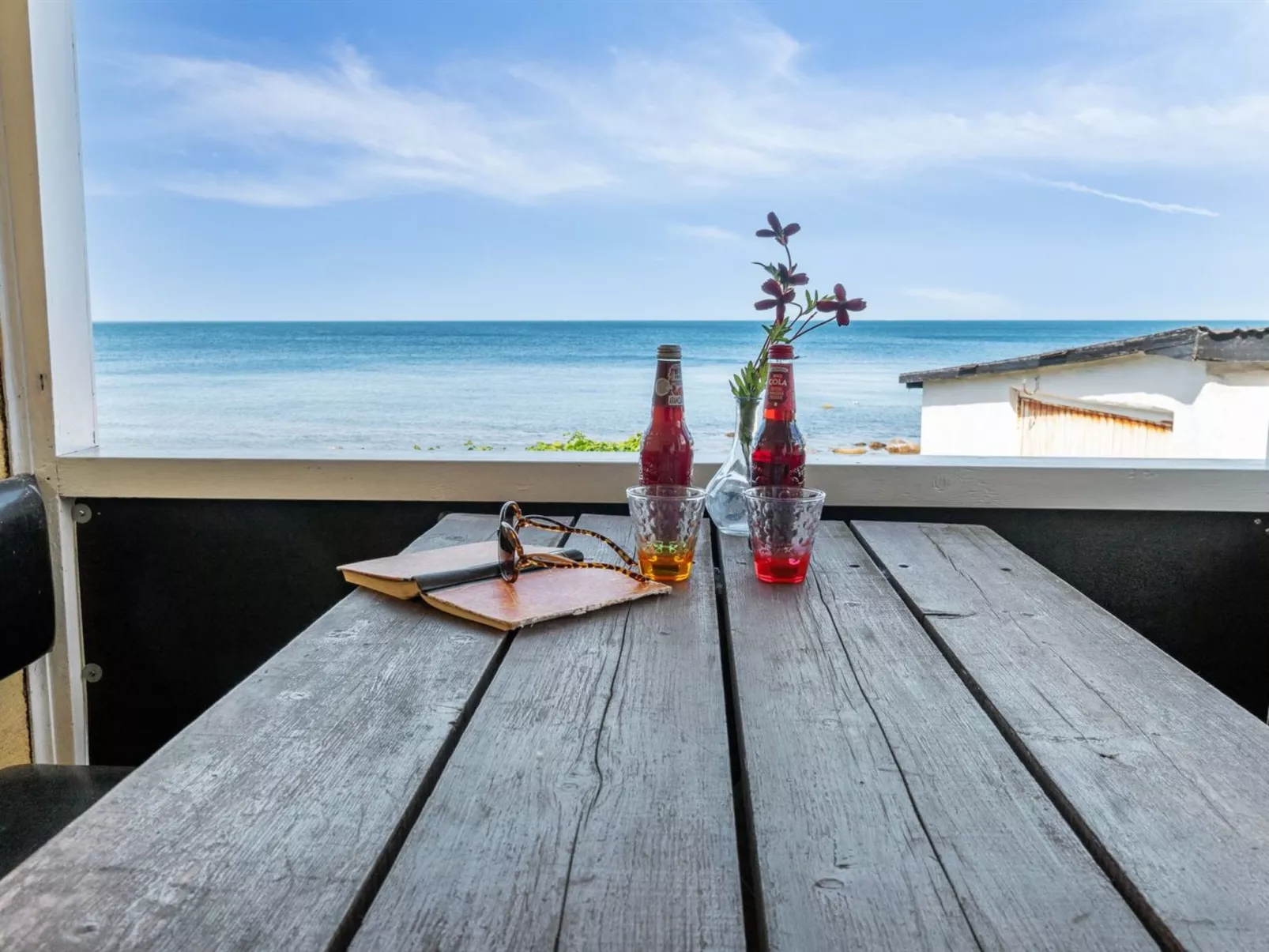 "Scarlet" - 5m from the sea-Draußen