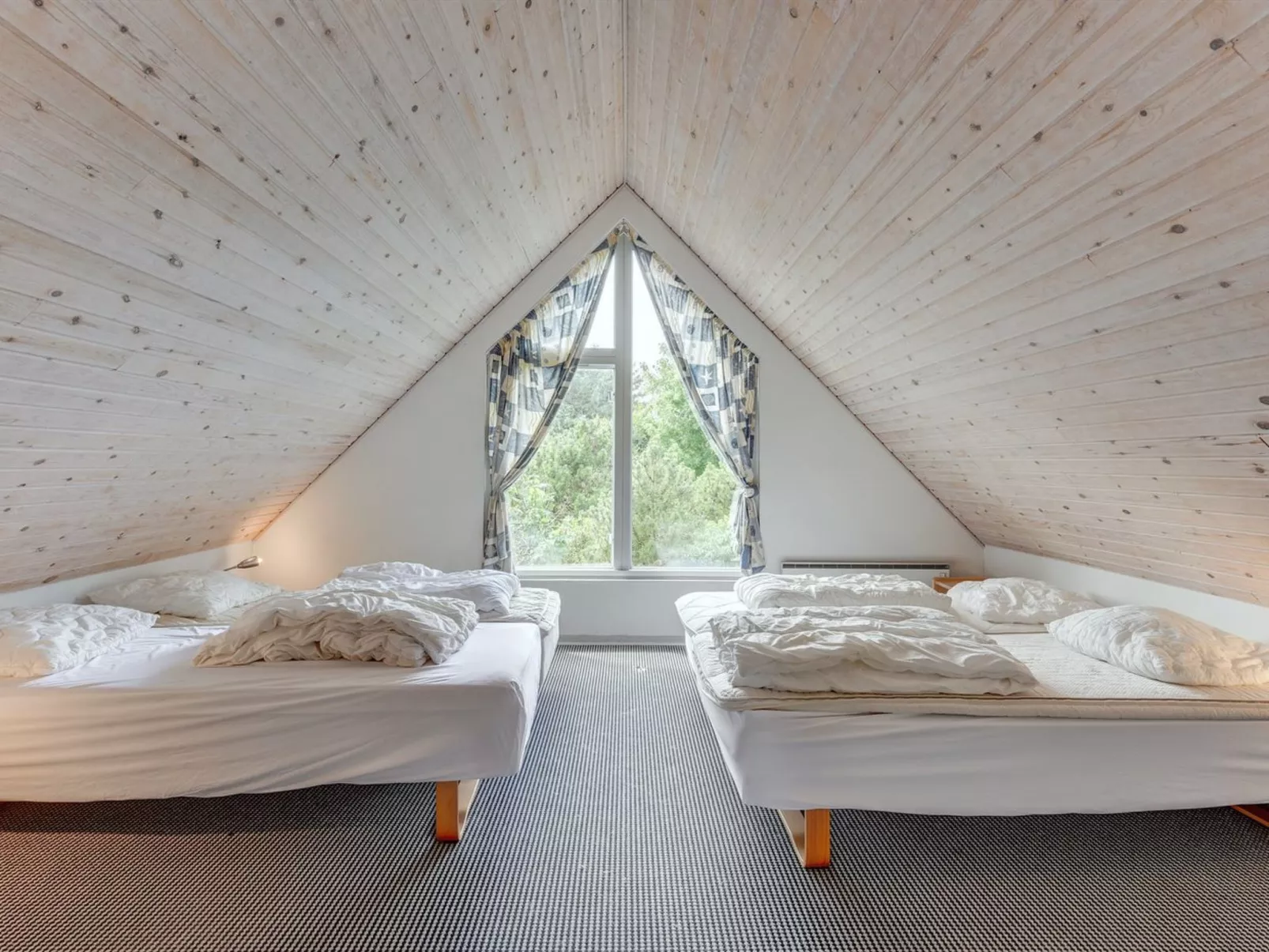 "Tabithe" - 2.2km from the sea-Inside