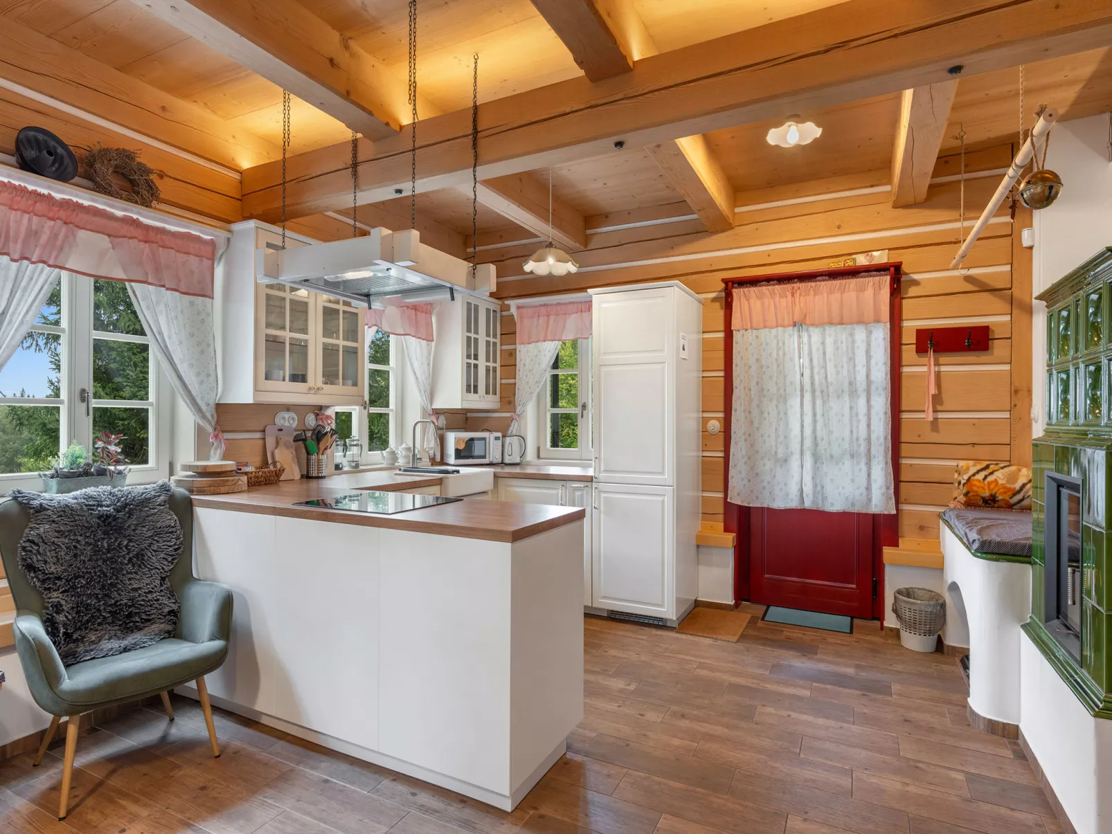 Roubenka Maleč-Inside