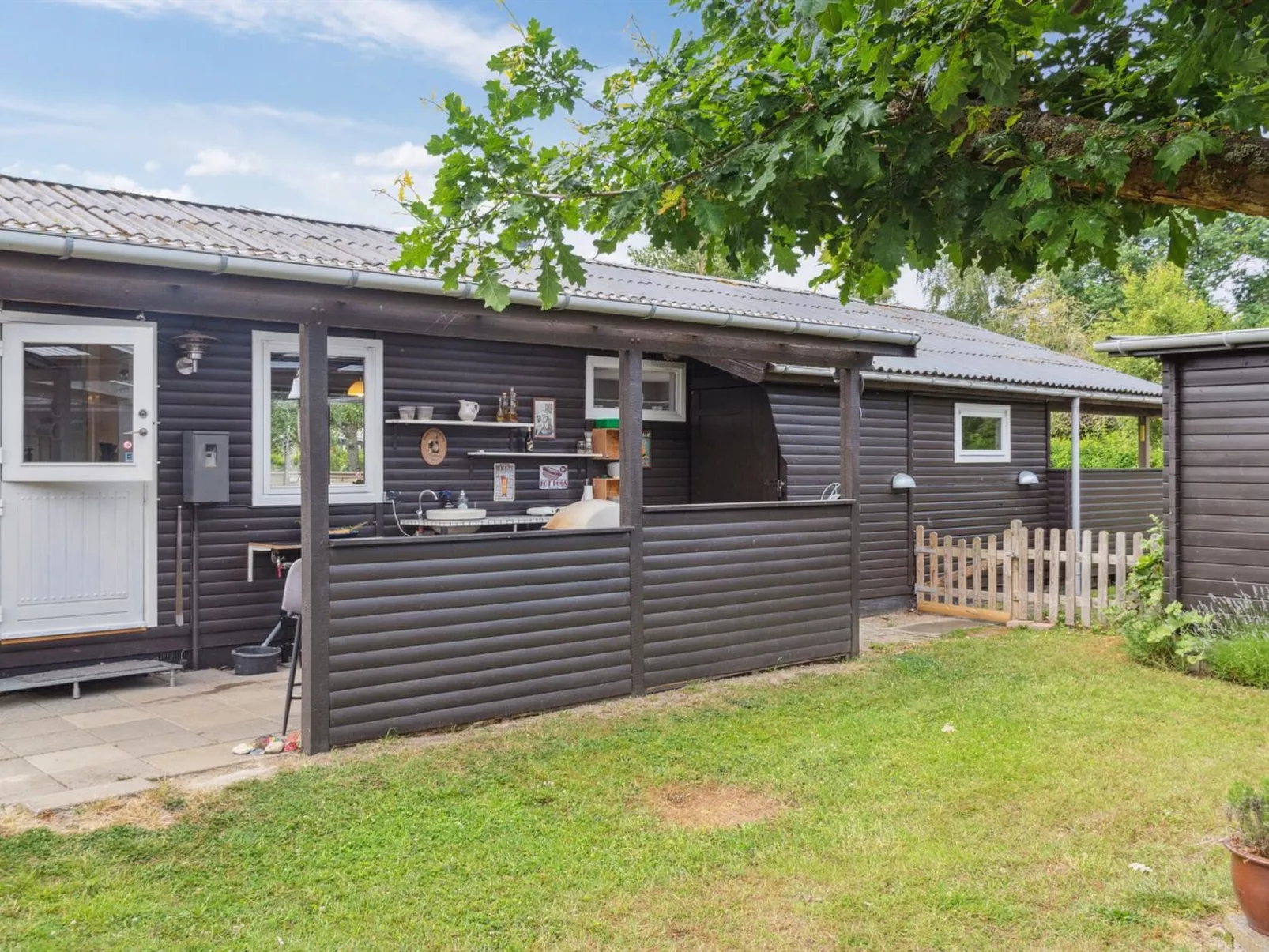 "Holmwith" - 200m from the sea-Outside