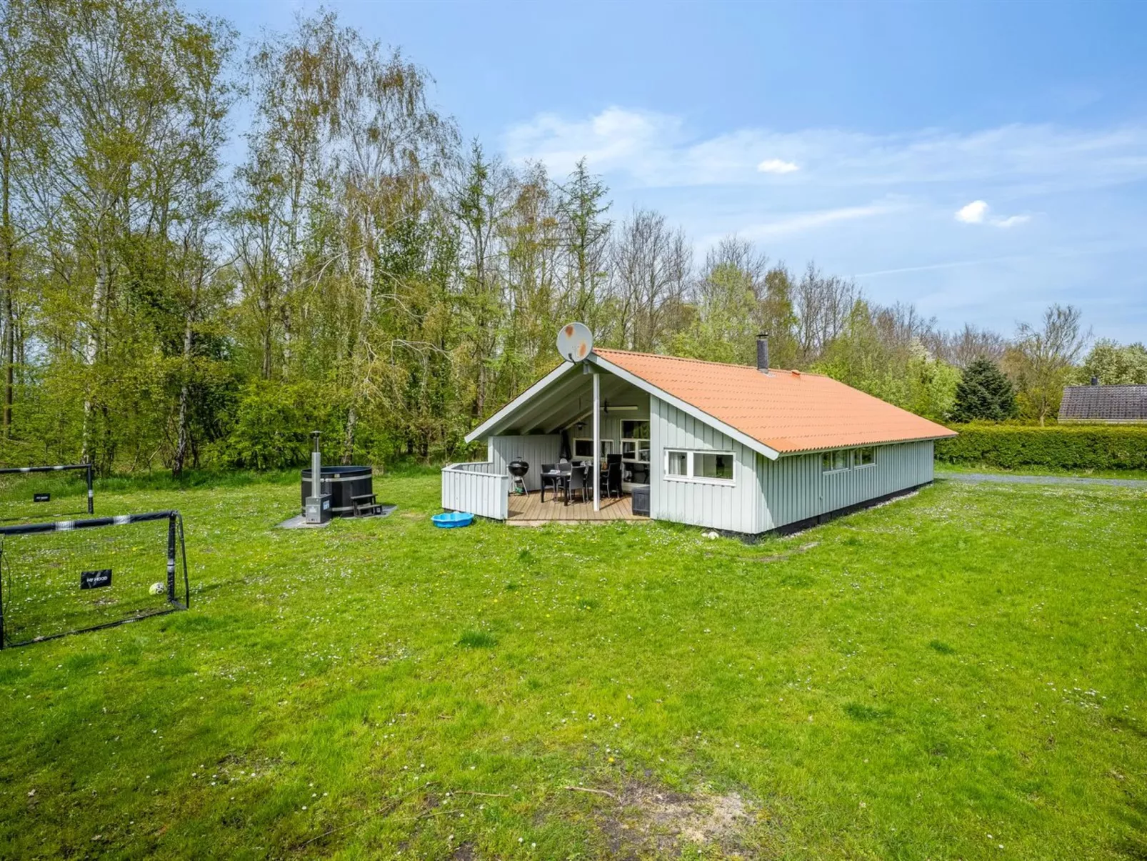 "Bjart" - 1.5km from the sea-Dehors