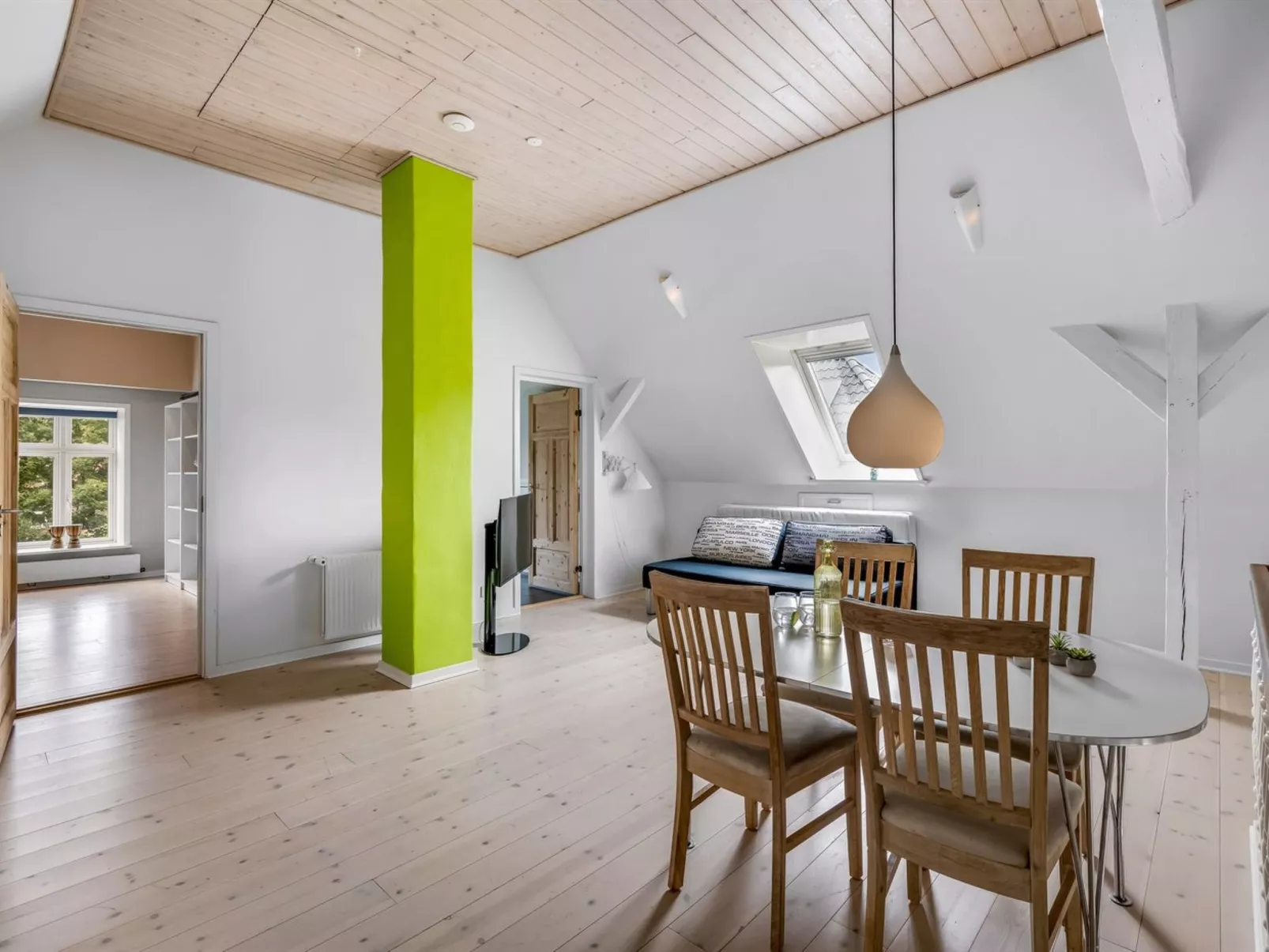 "Amma" - 21km from the sea-Drinnen