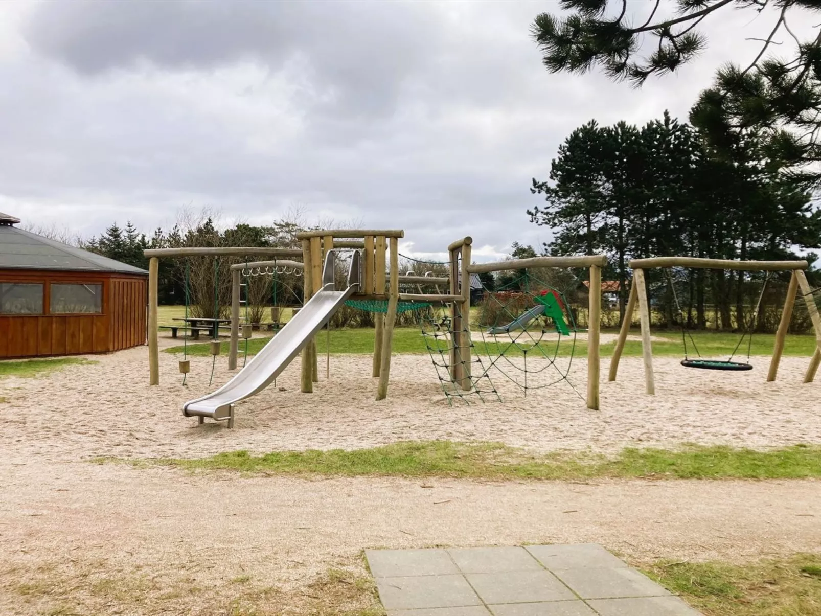 "Ludvika" - 300m to the fjord-Outside