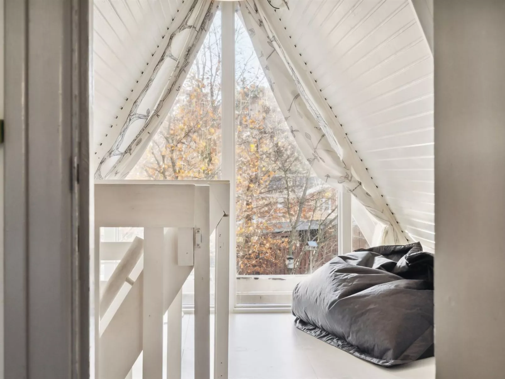 "Kierulf" - 6.6km from the sea-Inside