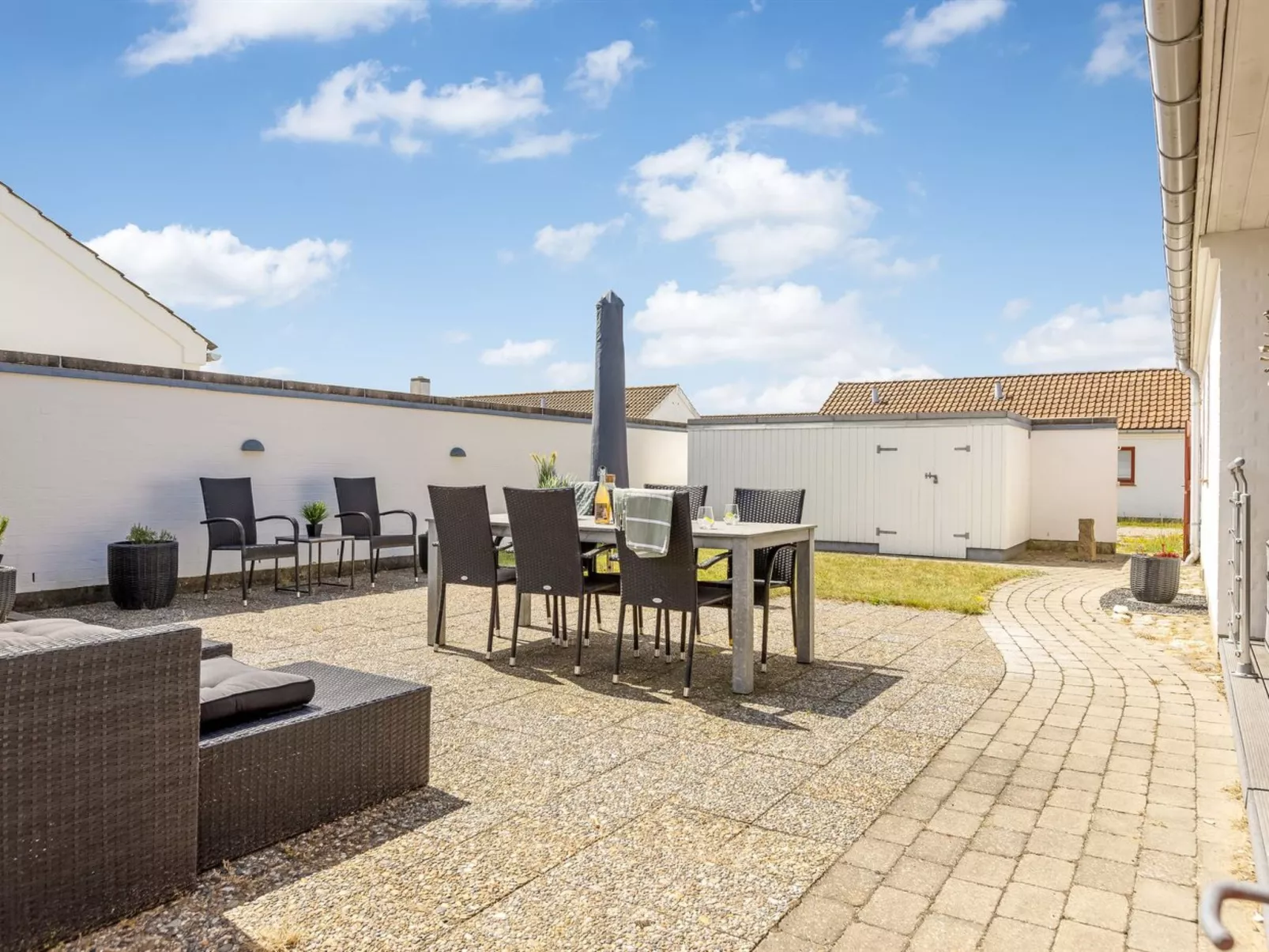 "Leny" - 900m from the sea-Outside