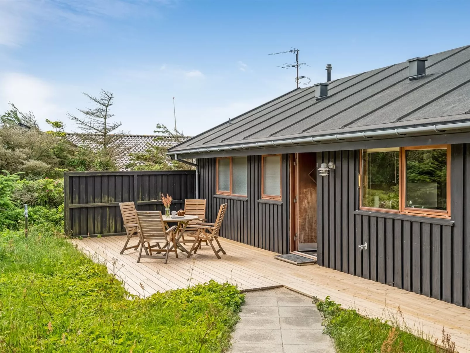 "Gidske" - 300m from the sea-Draußen