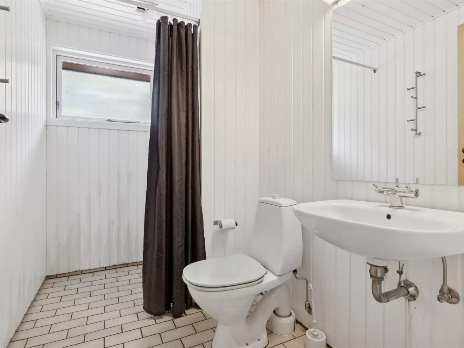 "Clementine" - 1.2km from the sea-Inside