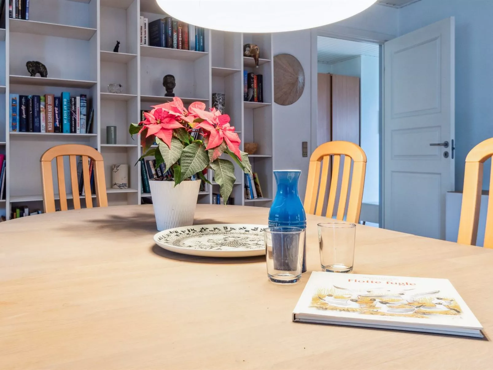 "Yrjö" - 1km from the sea-Inside