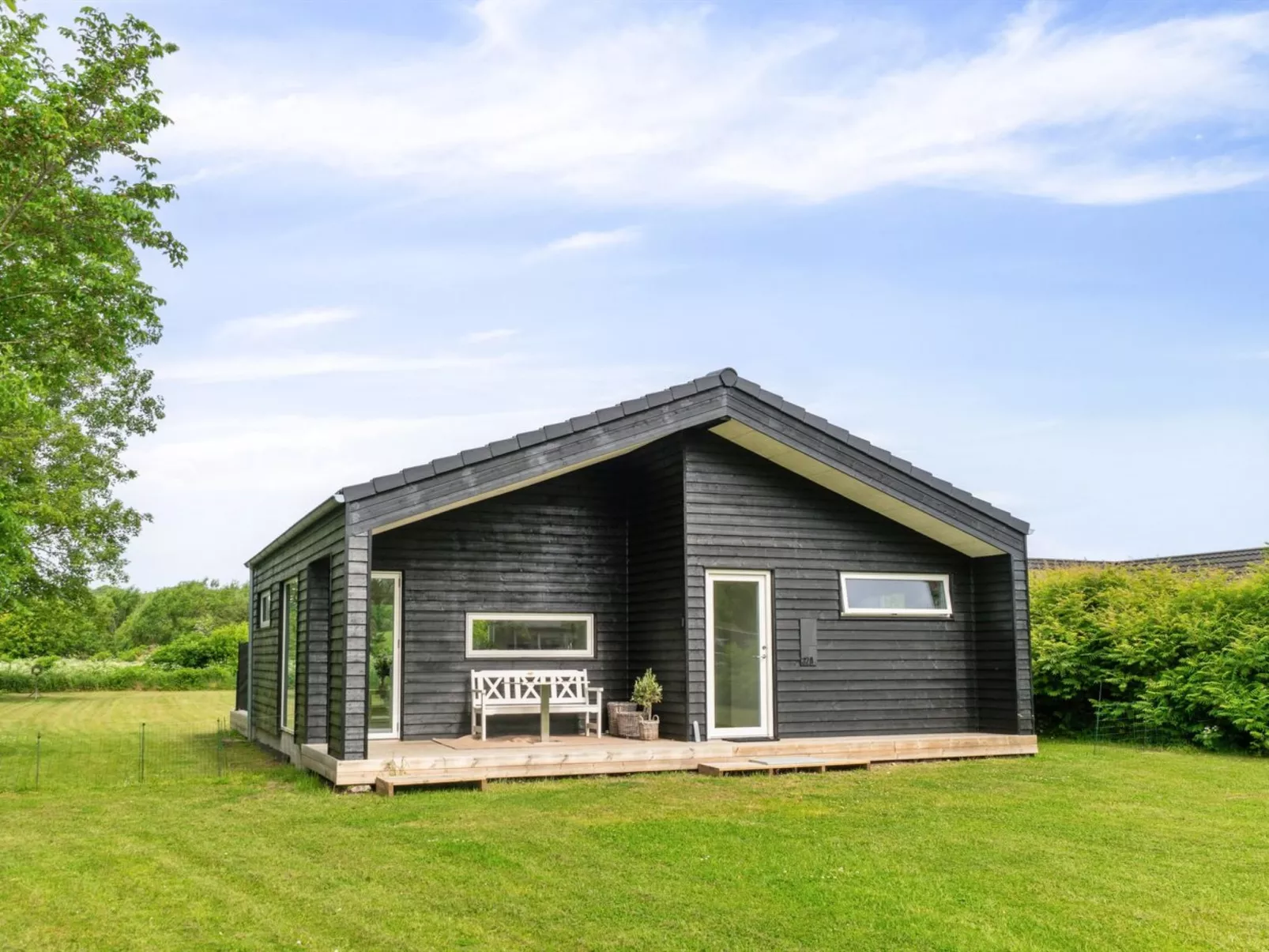 "Sys" - 150m from the sea-Outside