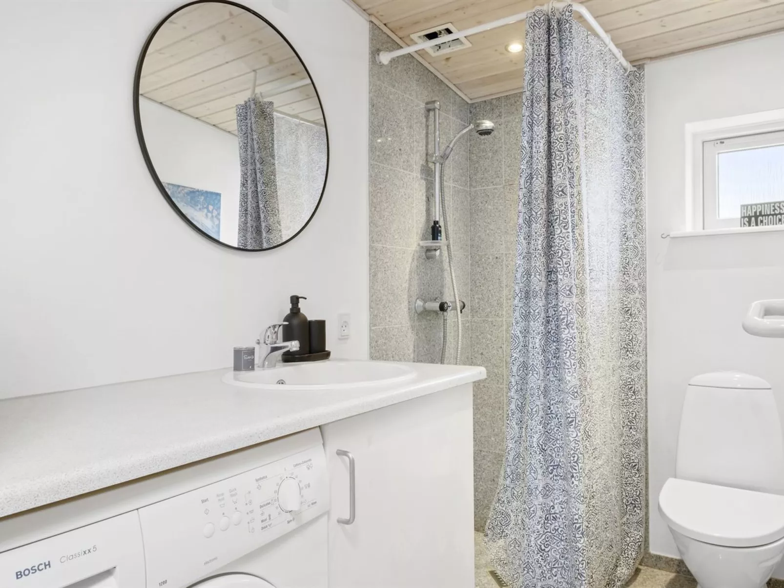 "Edin" - 100m from the sea-Drinnen