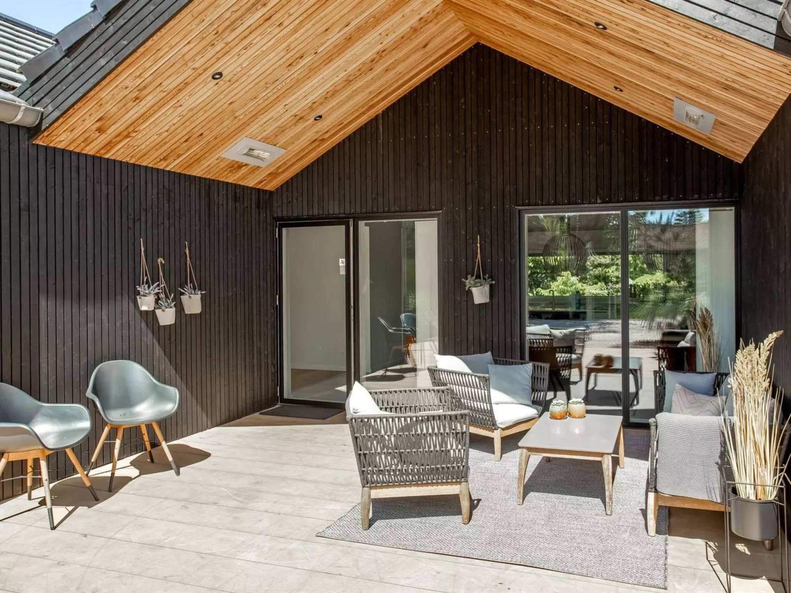 "Menja" - 1.4km from the sea-Outside