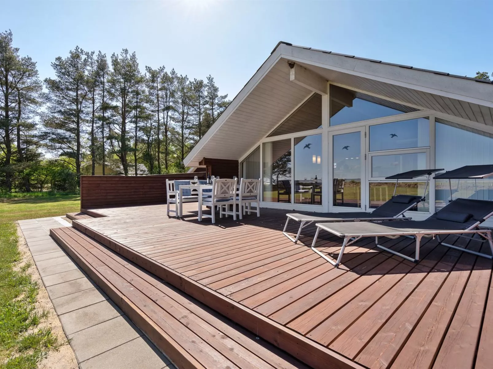 "Saila" - 500m to the fjord-Outside